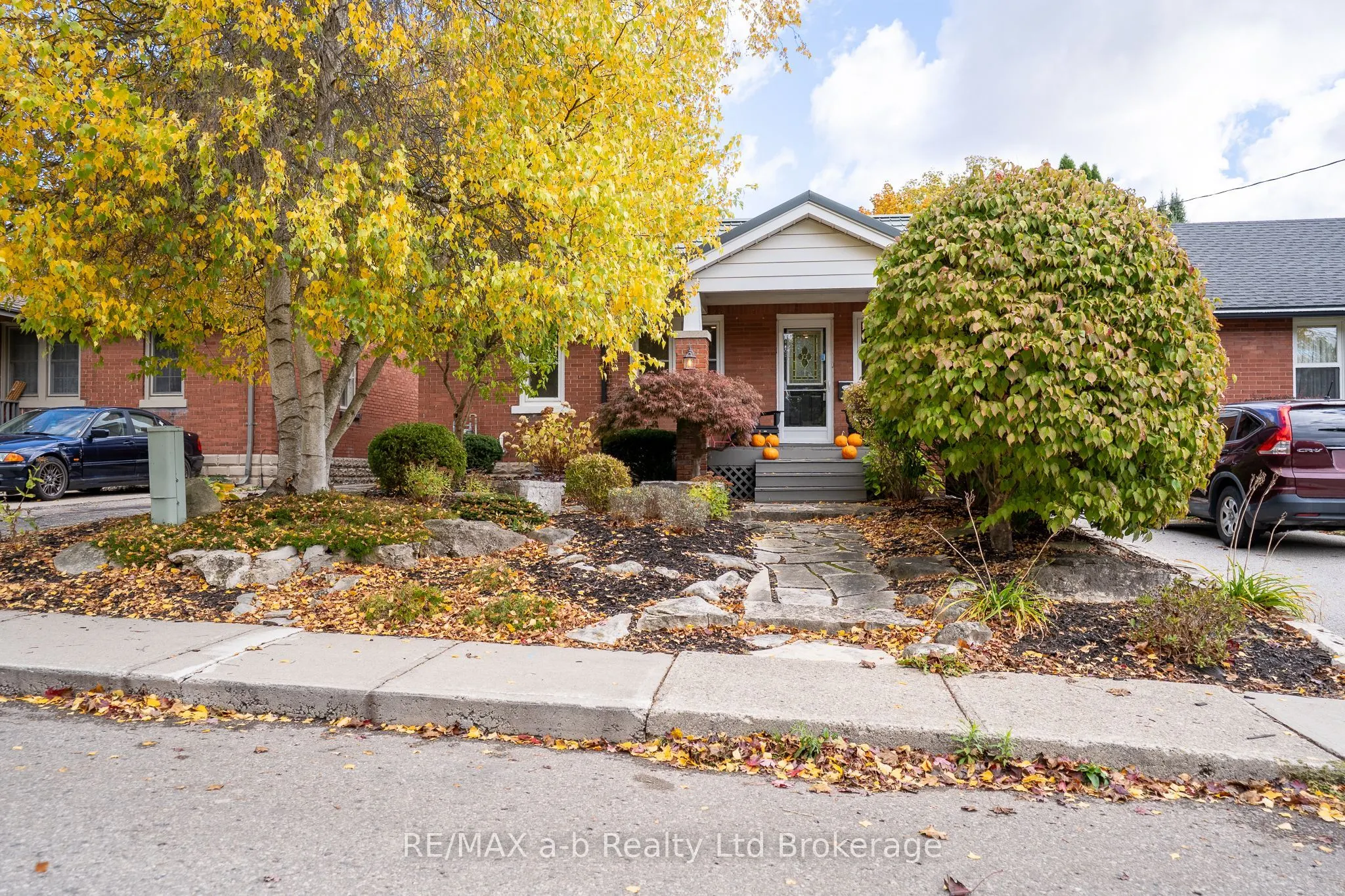 258 Graham Street E