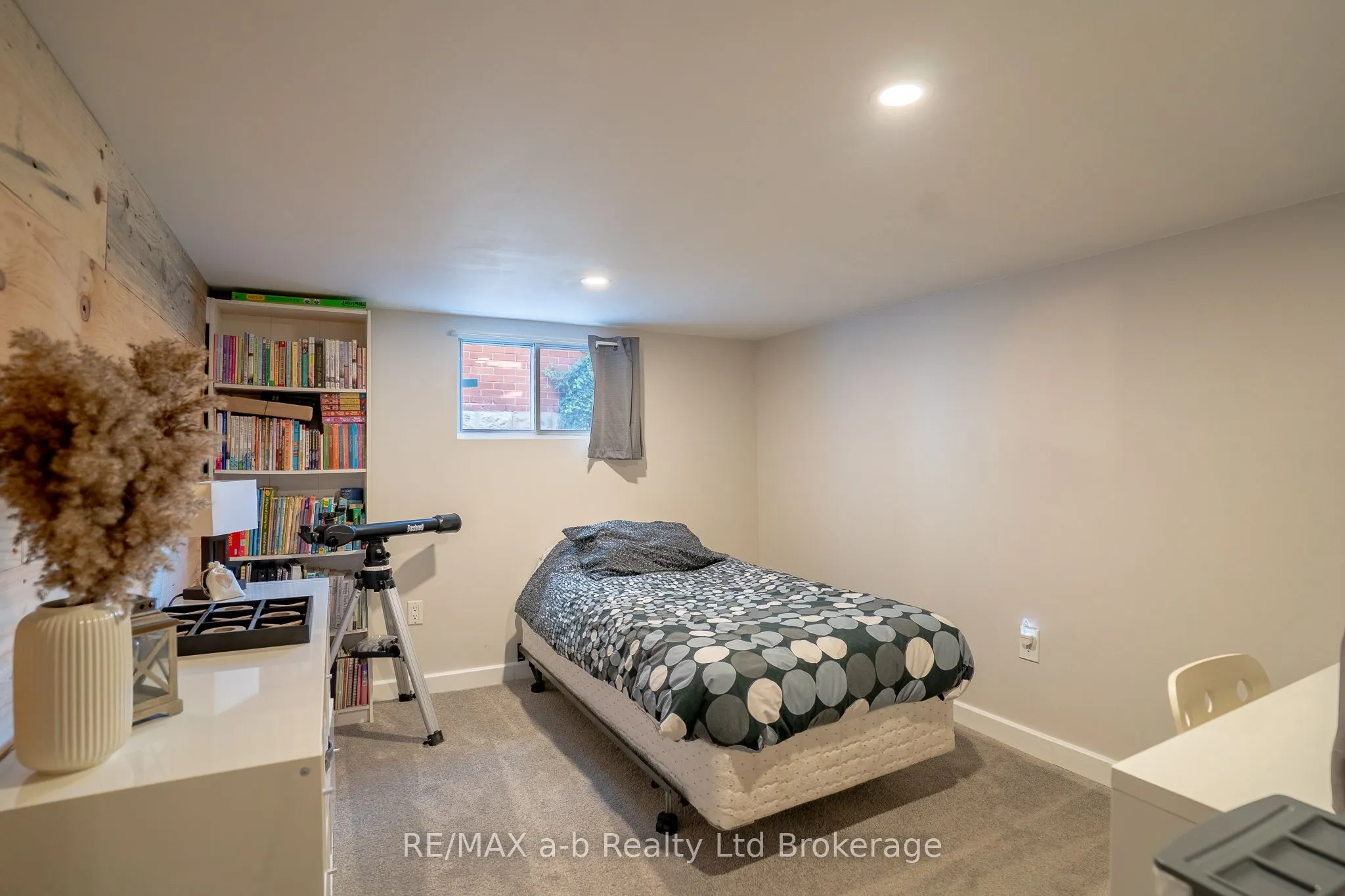 258 Graham Street E