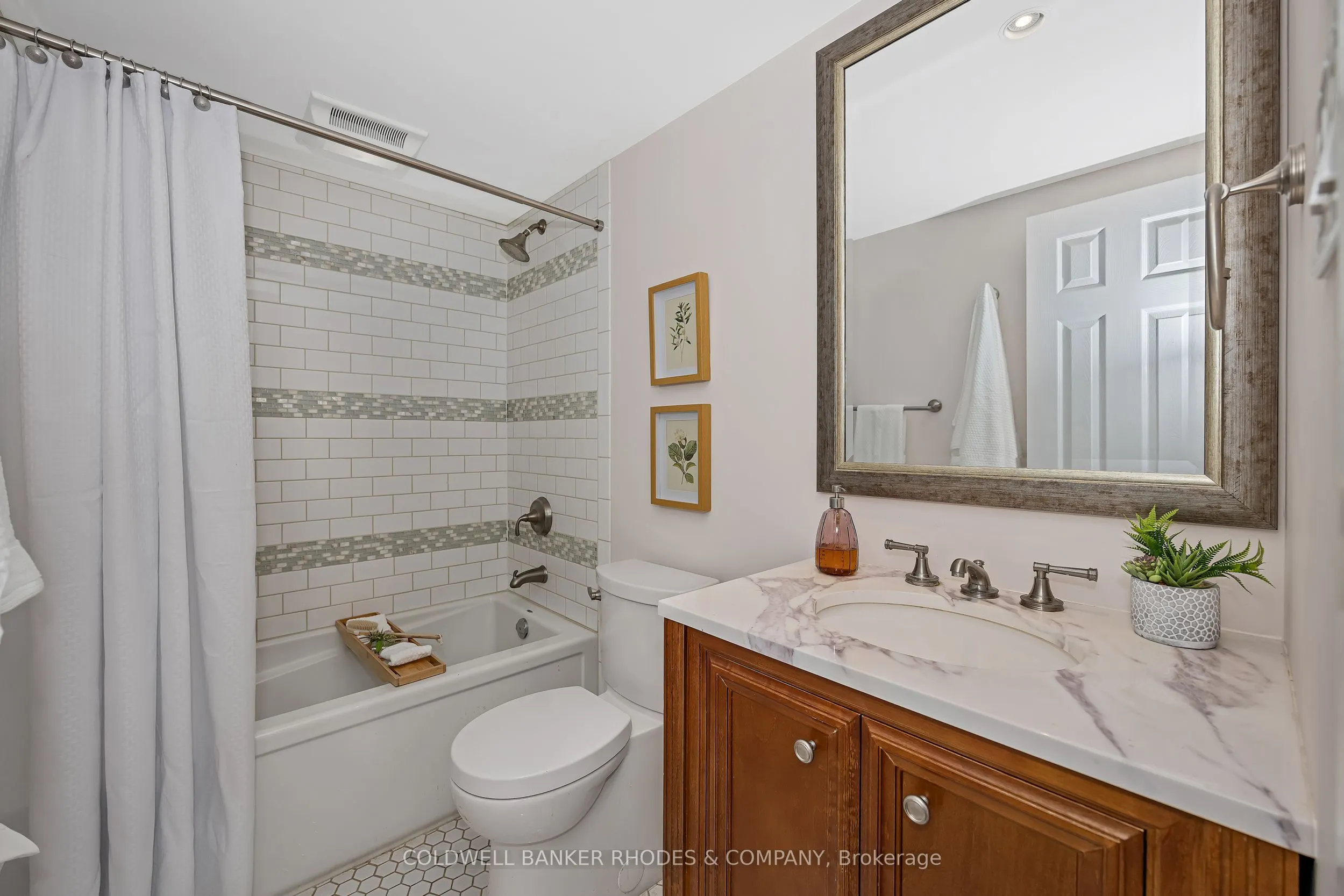 60 McLeod Street, #402