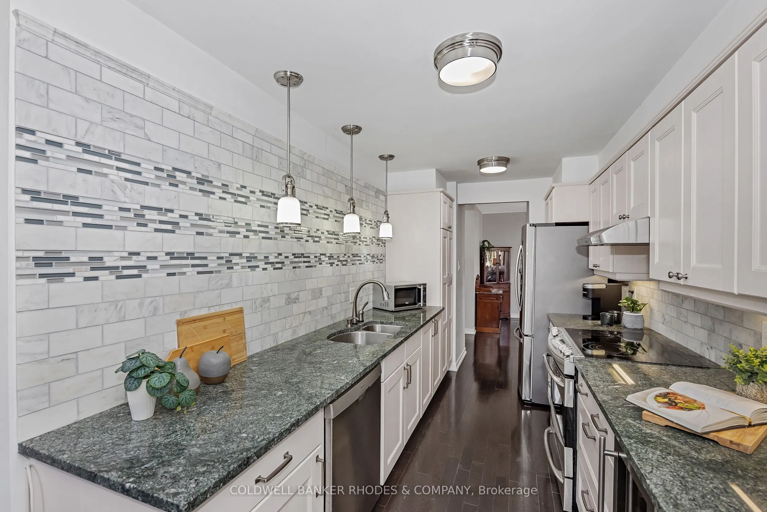 60 McLeod Street, #402