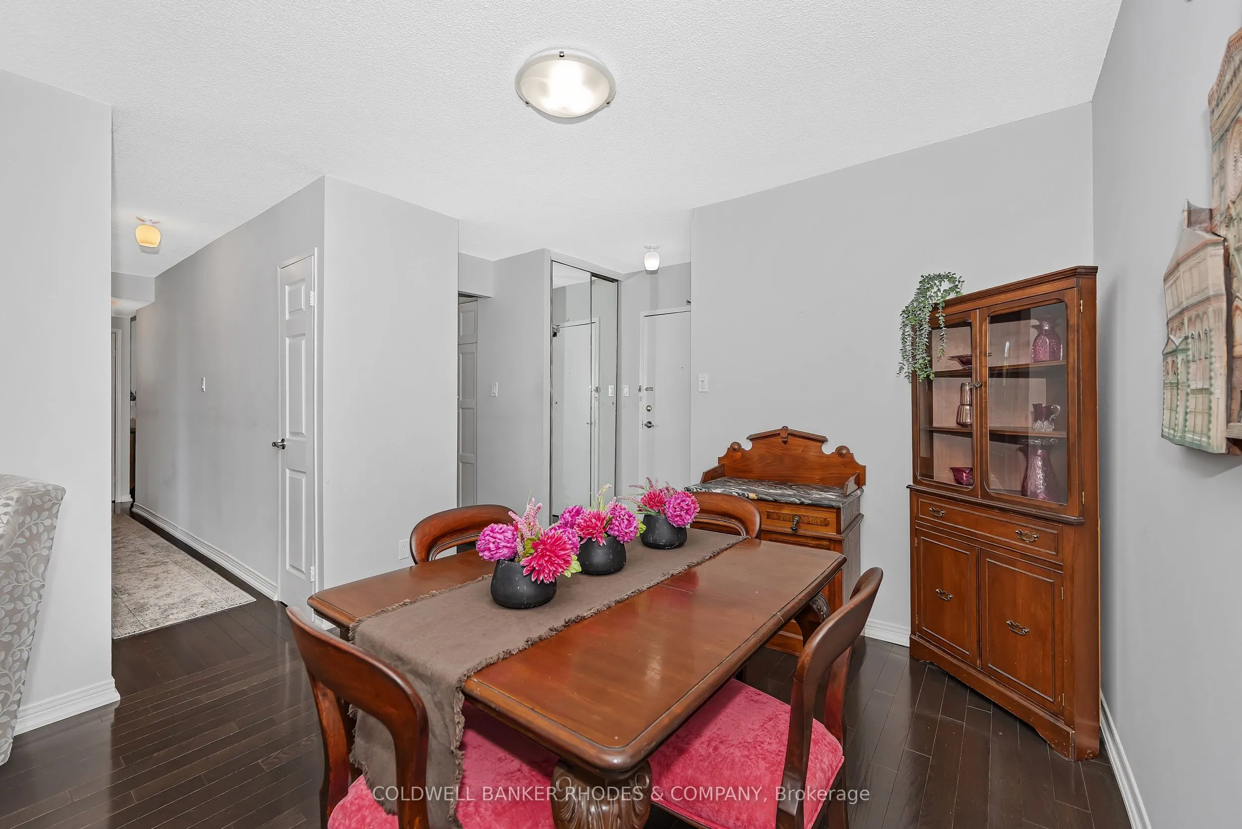 60 McLeod Street, #402