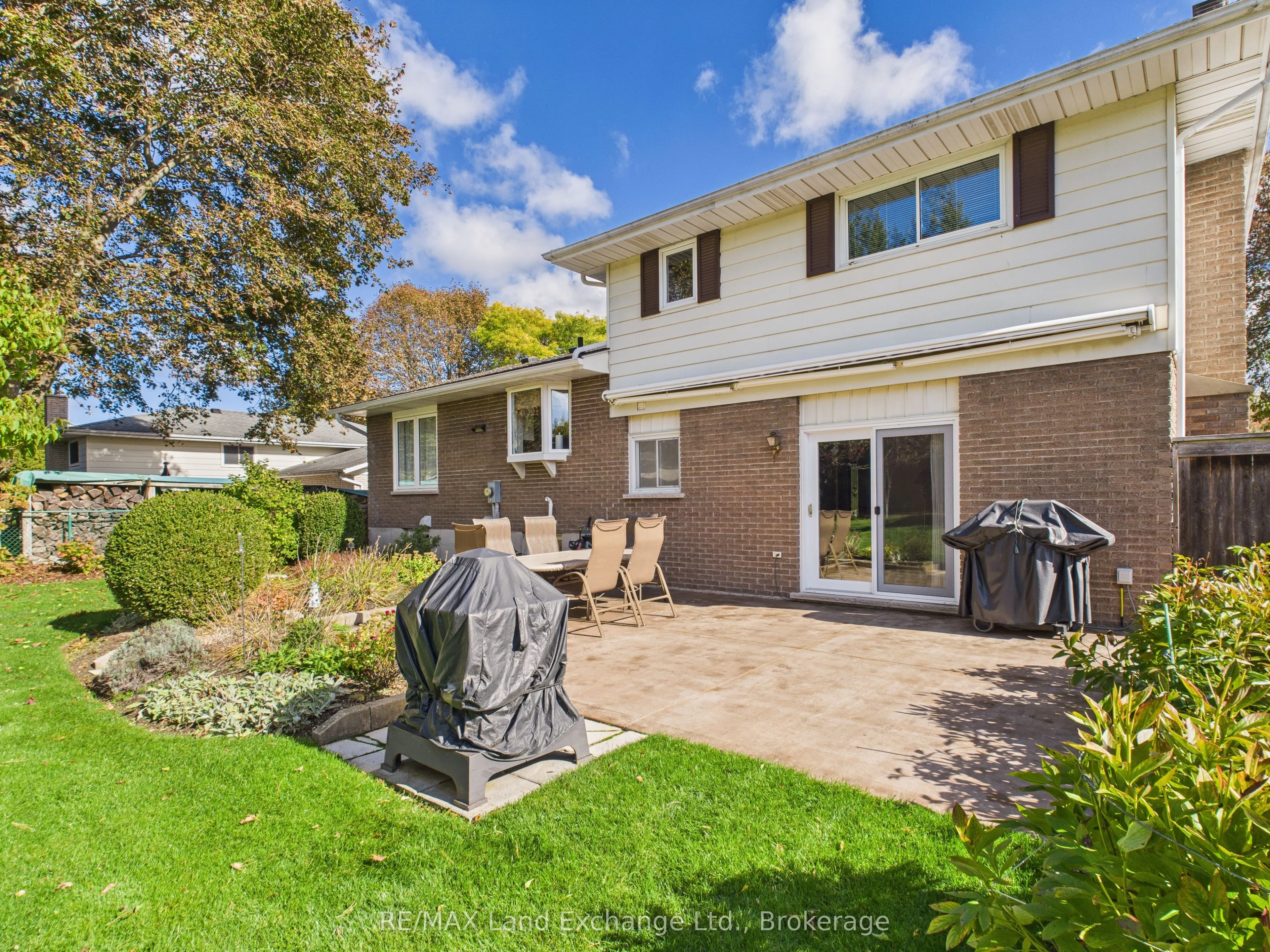 228 Willow Road
