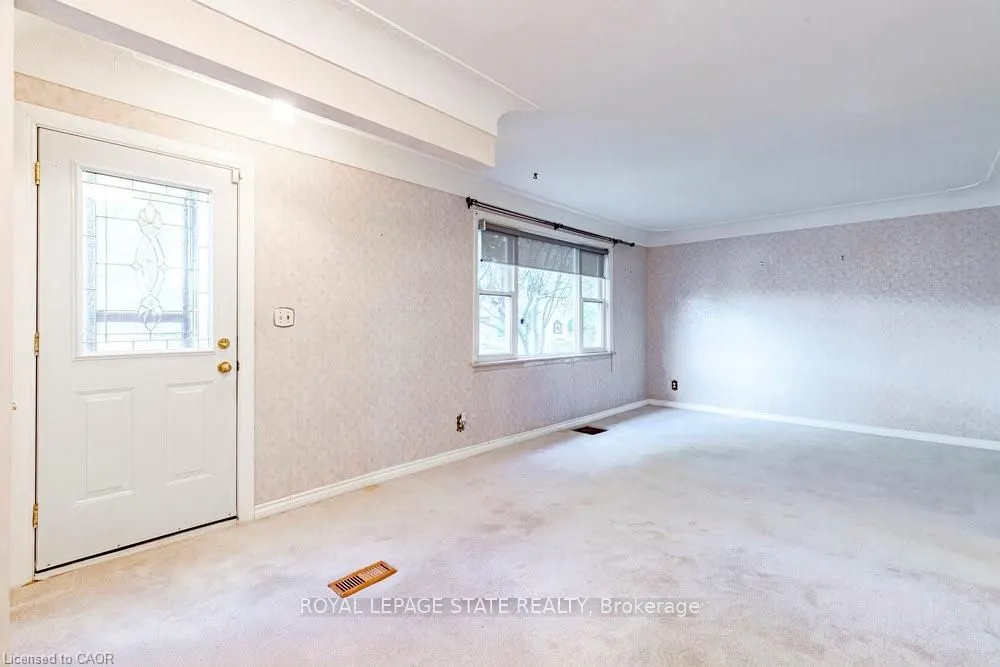 8 Sylvia Crescent