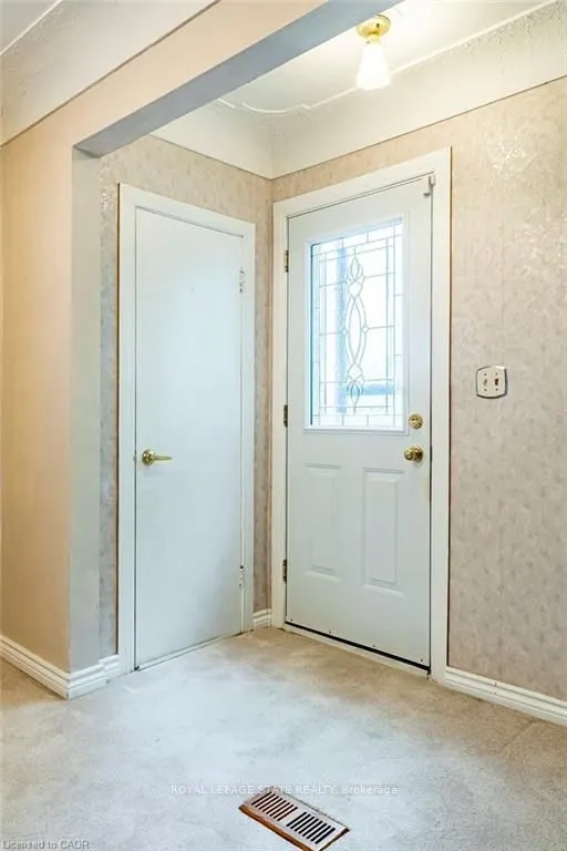 8 Sylvia Crescent