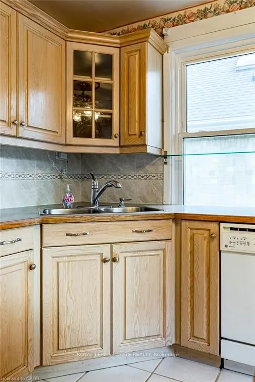 8 Sylvia Crescent
