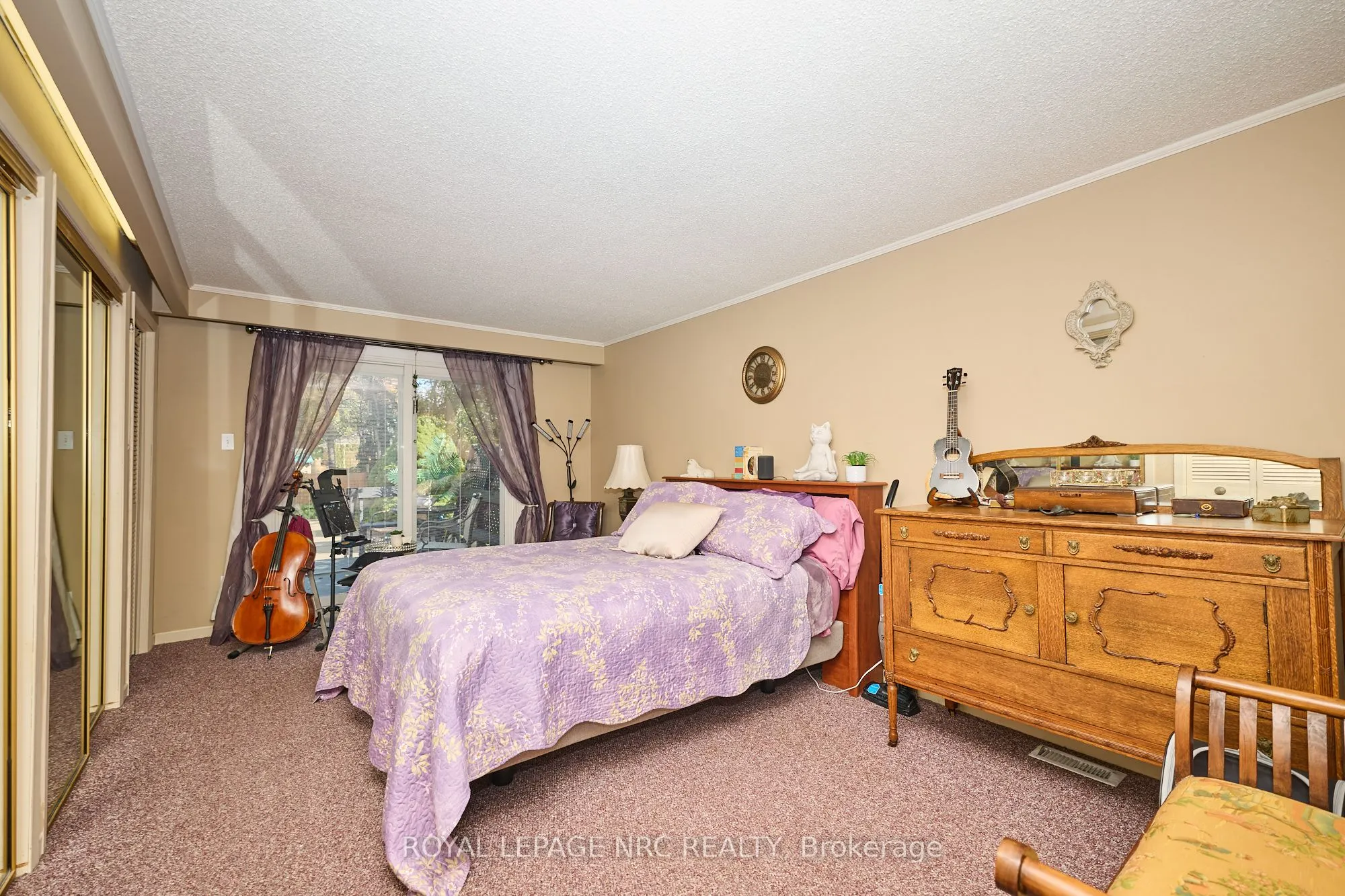 7 Hallcrest Avenue