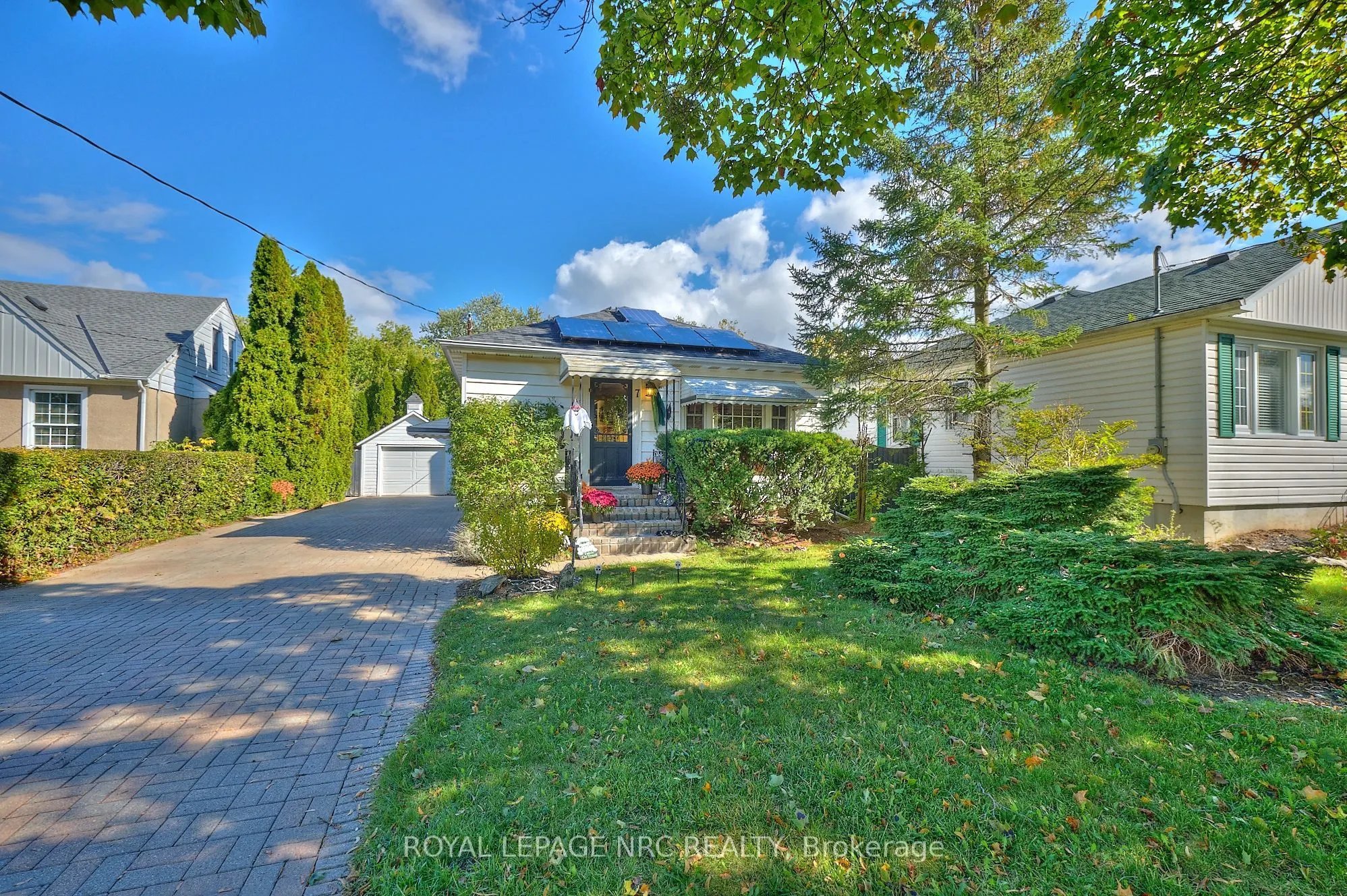 7 Hallcrest Avenue