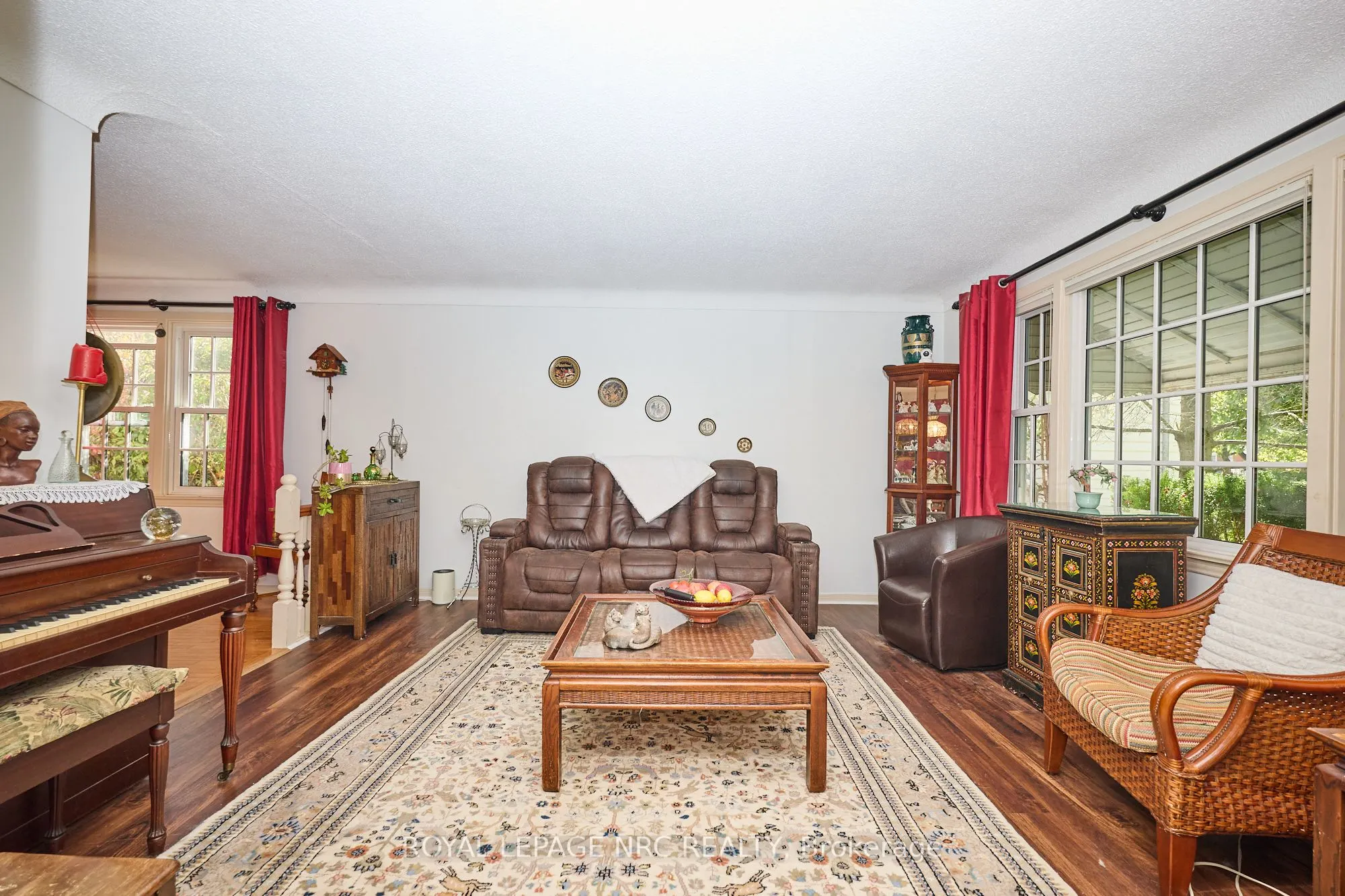 7 Hallcrest Avenue