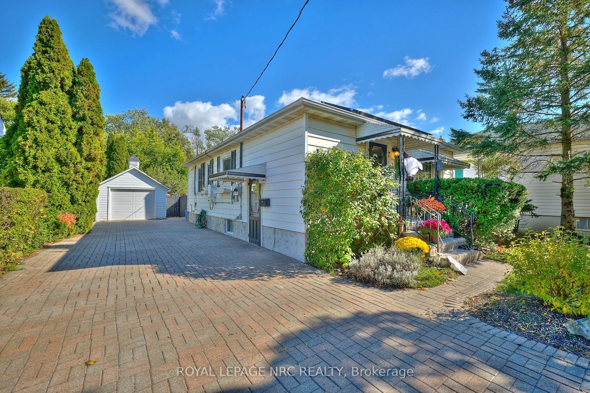 7 Hallcrest Avenue