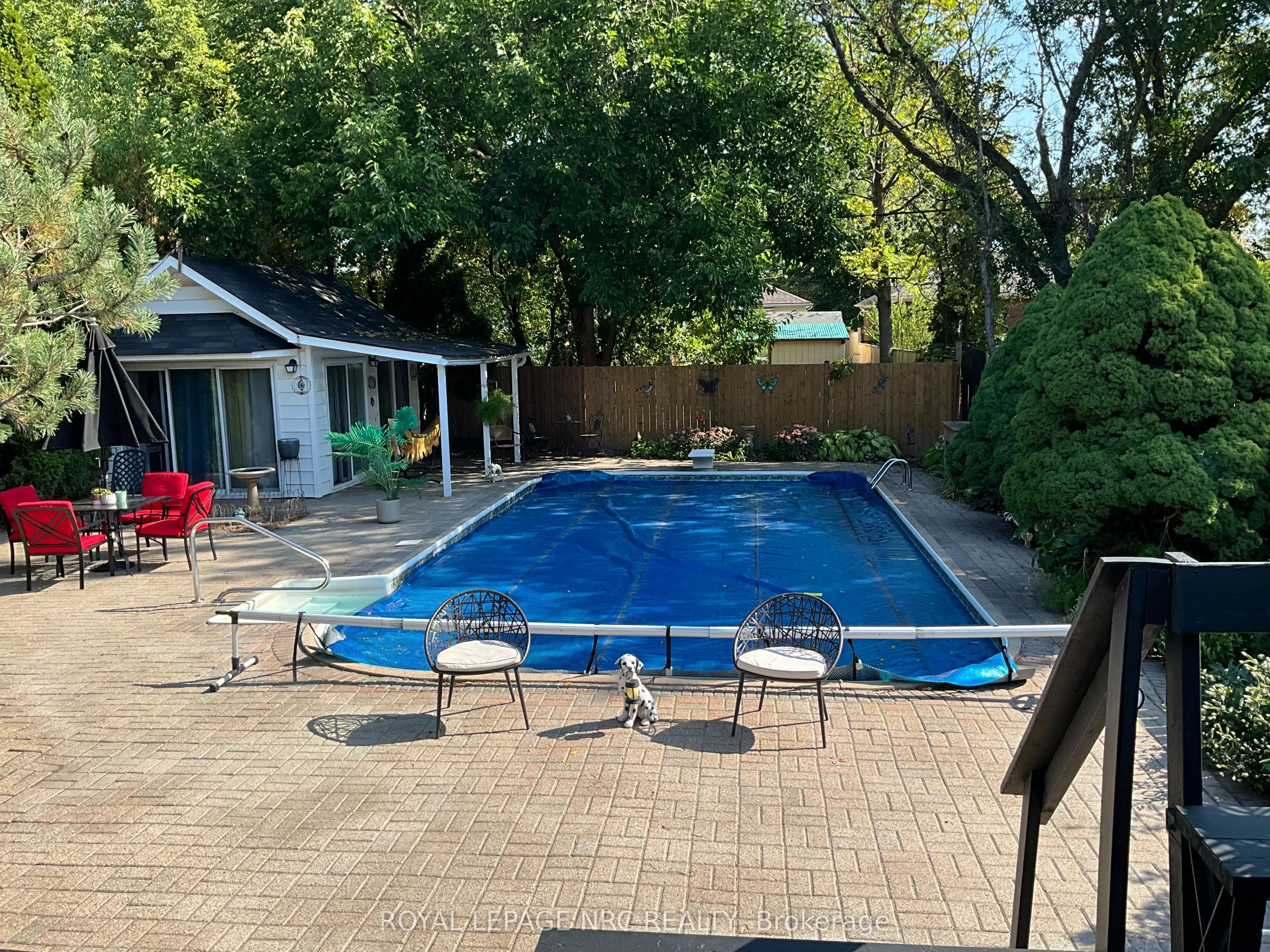 7 Hallcrest Avenue