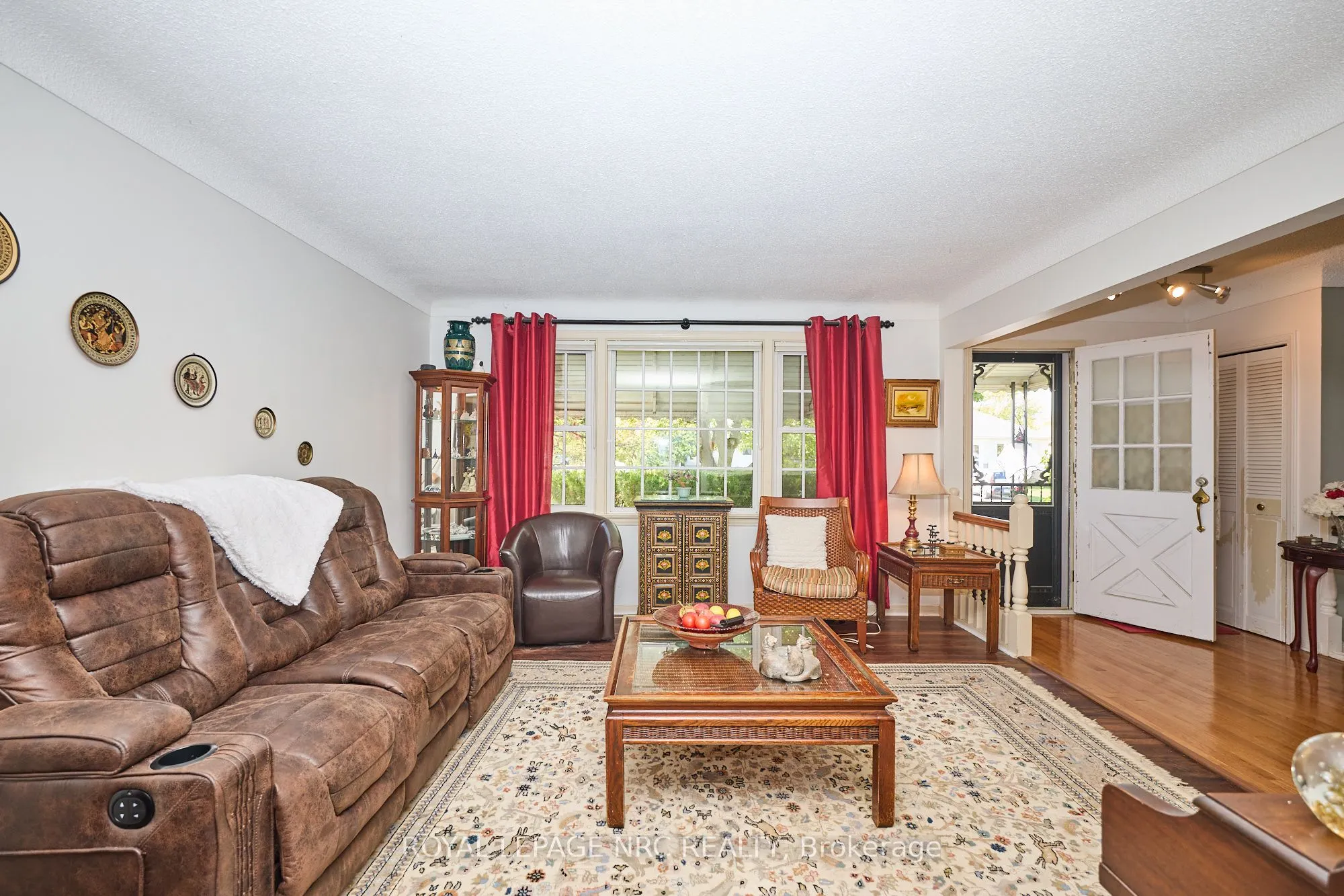 7 Hallcrest Avenue