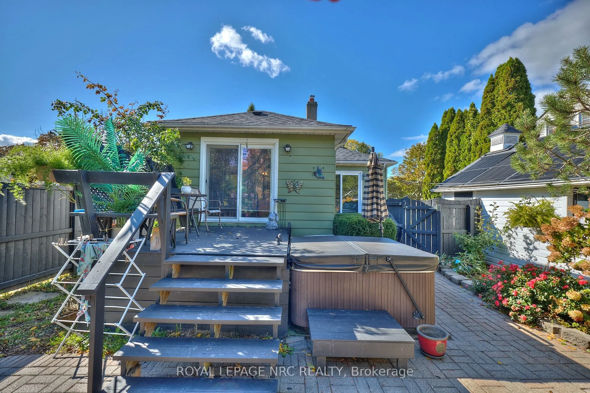 7 Hallcrest Avenue