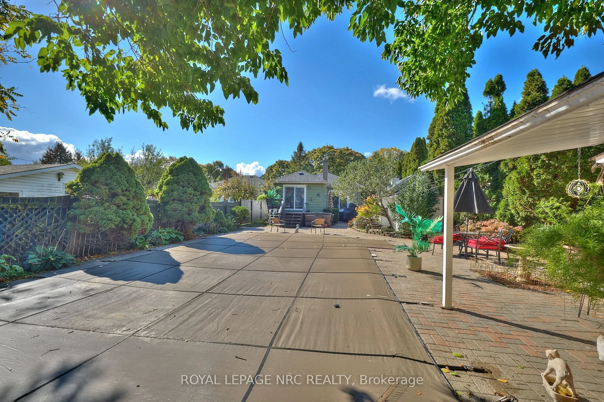 7 Hallcrest Avenue