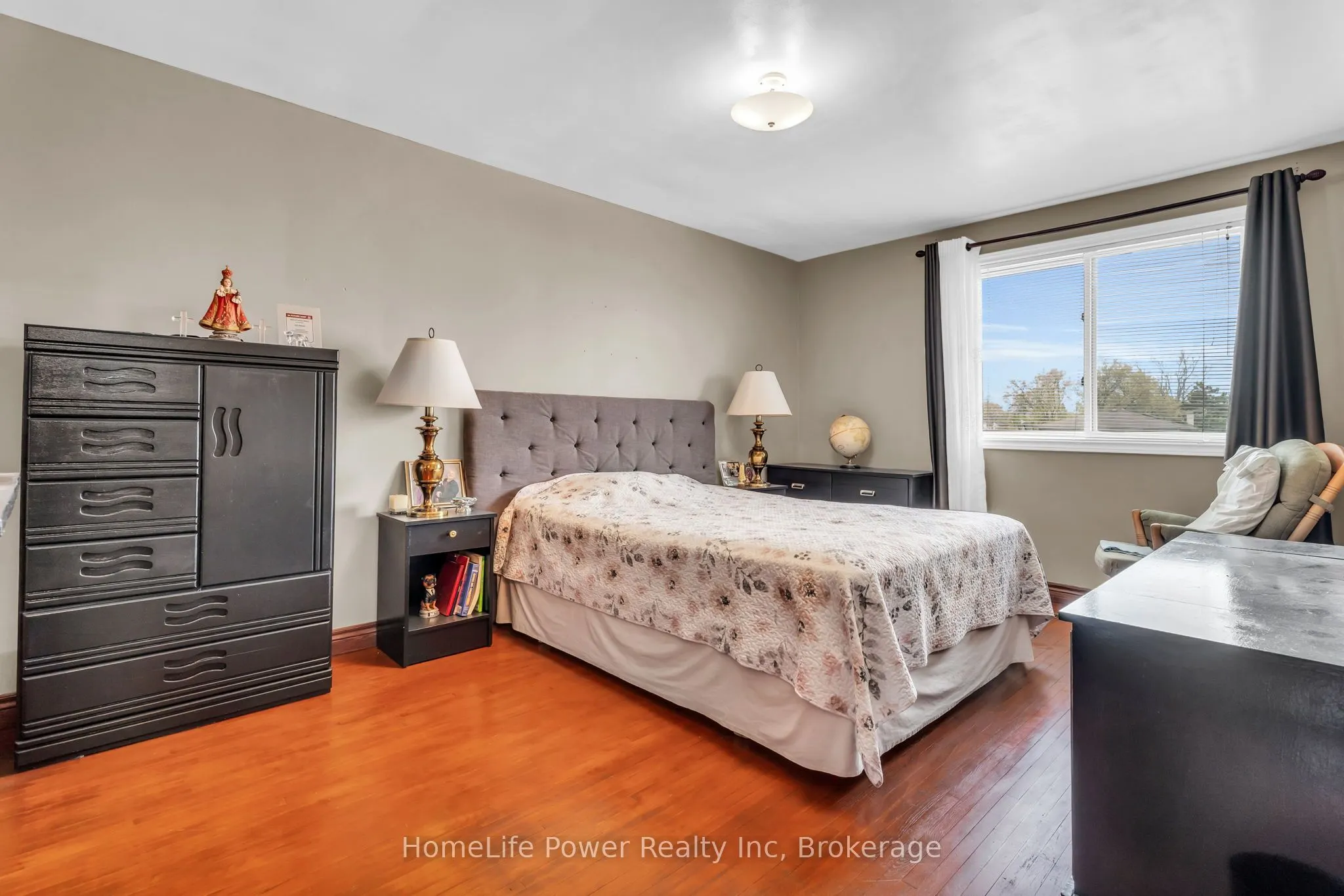 6 Leckie Avenue
