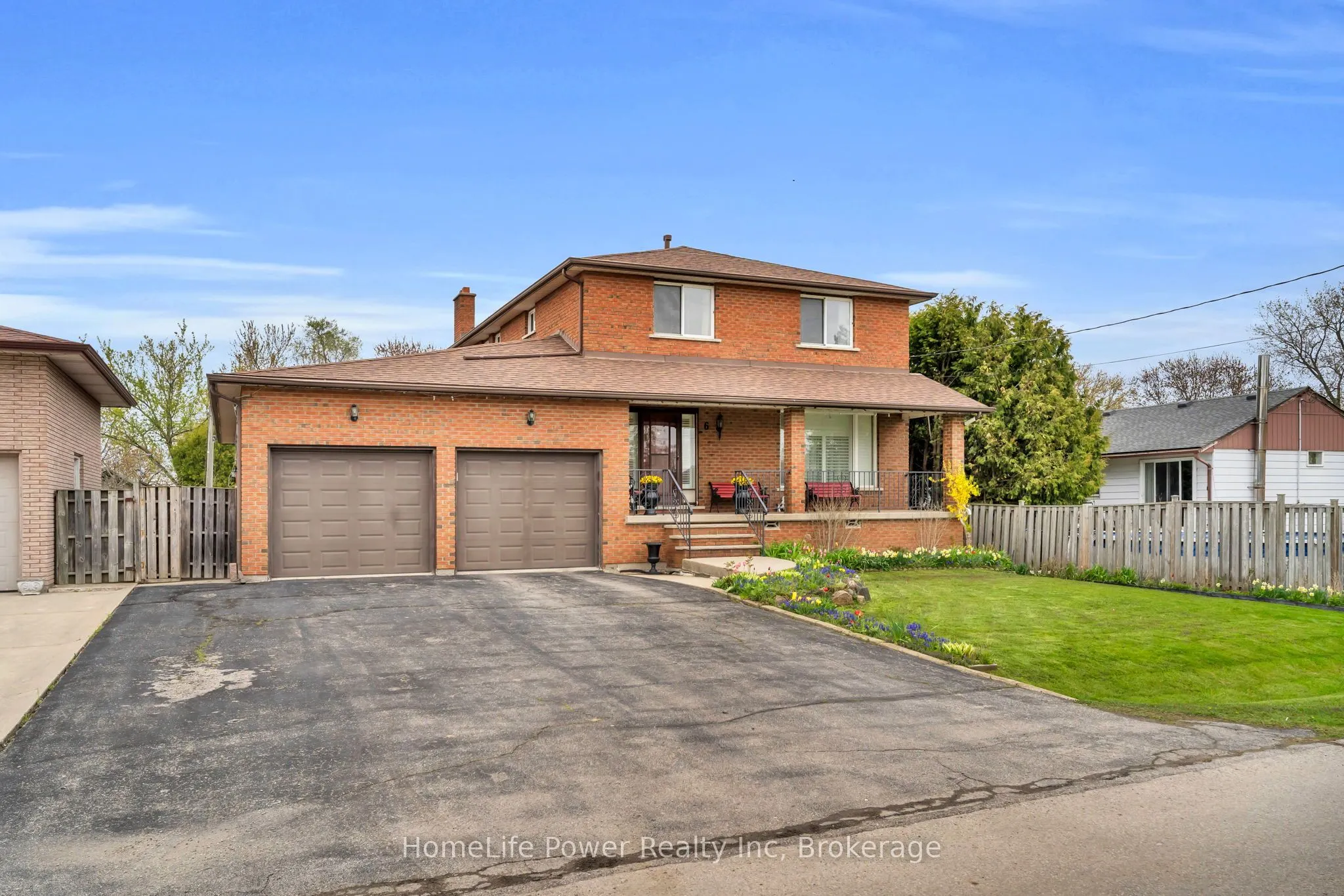 6 Leckie Avenue