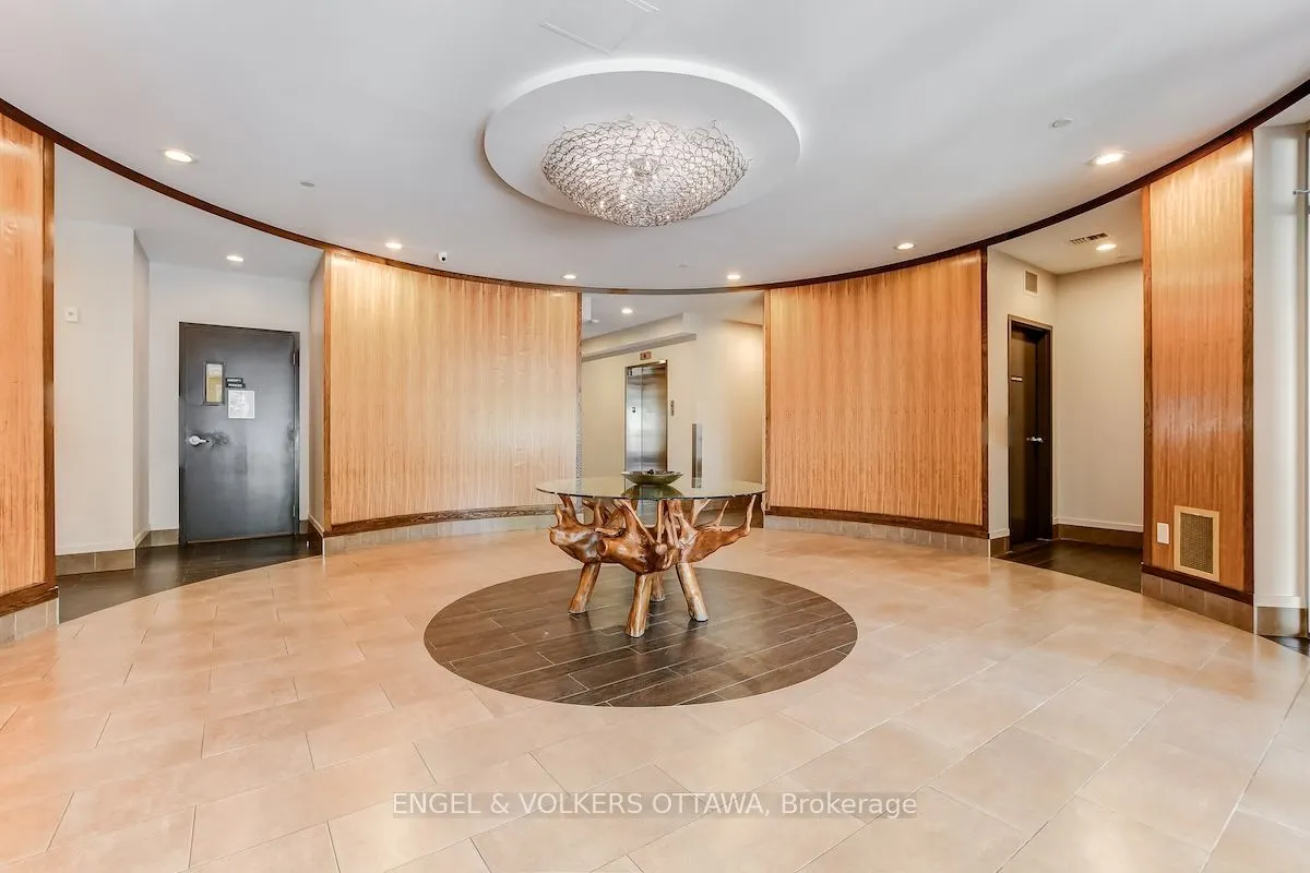 131 Holland Avenue, #404