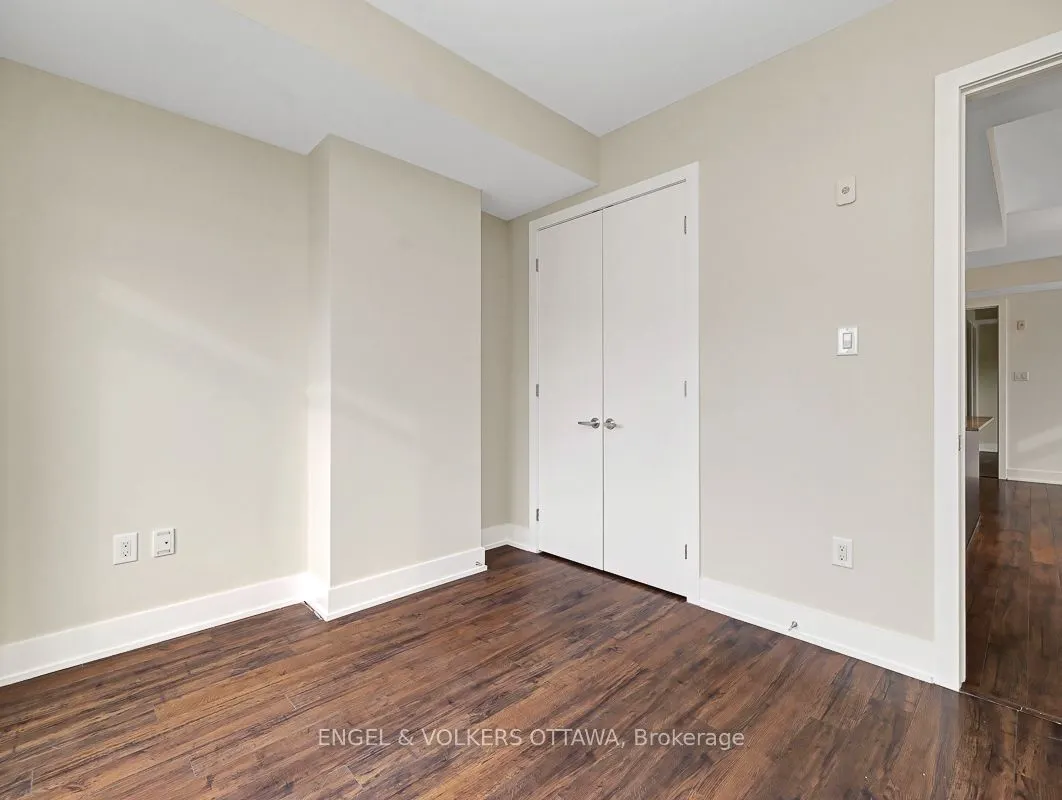 131 Holland Avenue, #404