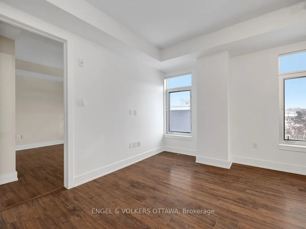 131 Holland Avenue, #404
