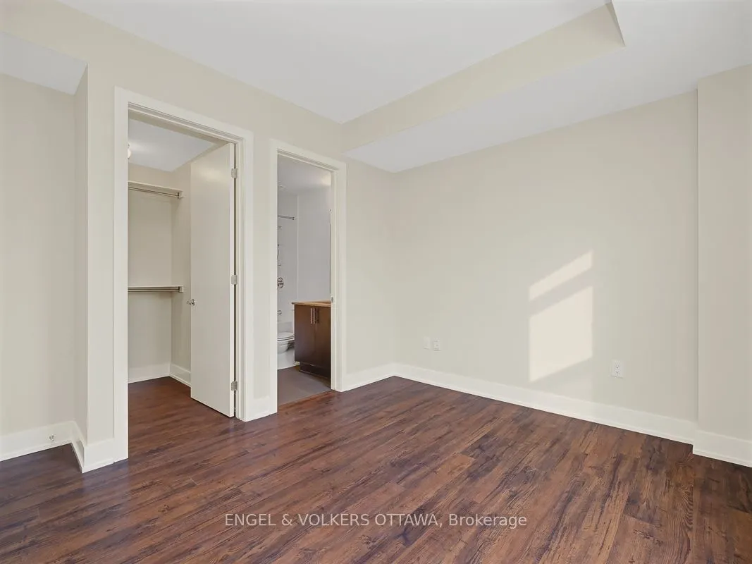 131 Holland Avenue, #404