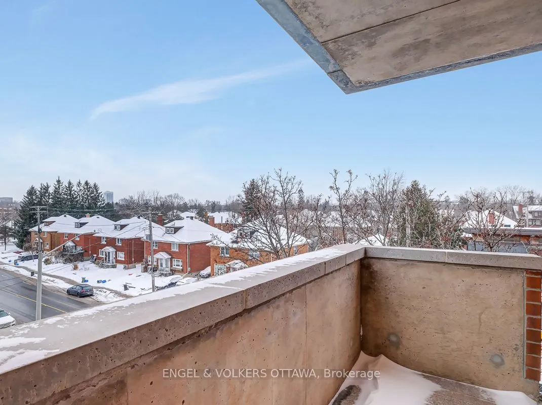 131 Holland Avenue, #404