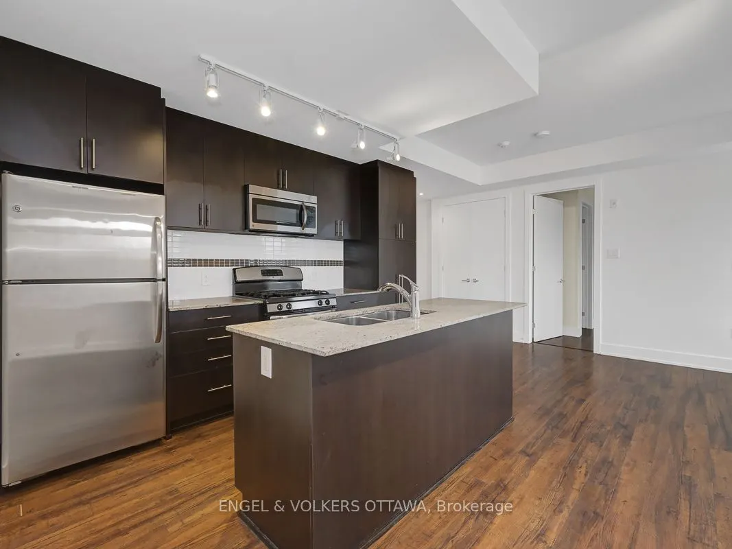 131 Holland Avenue, #404