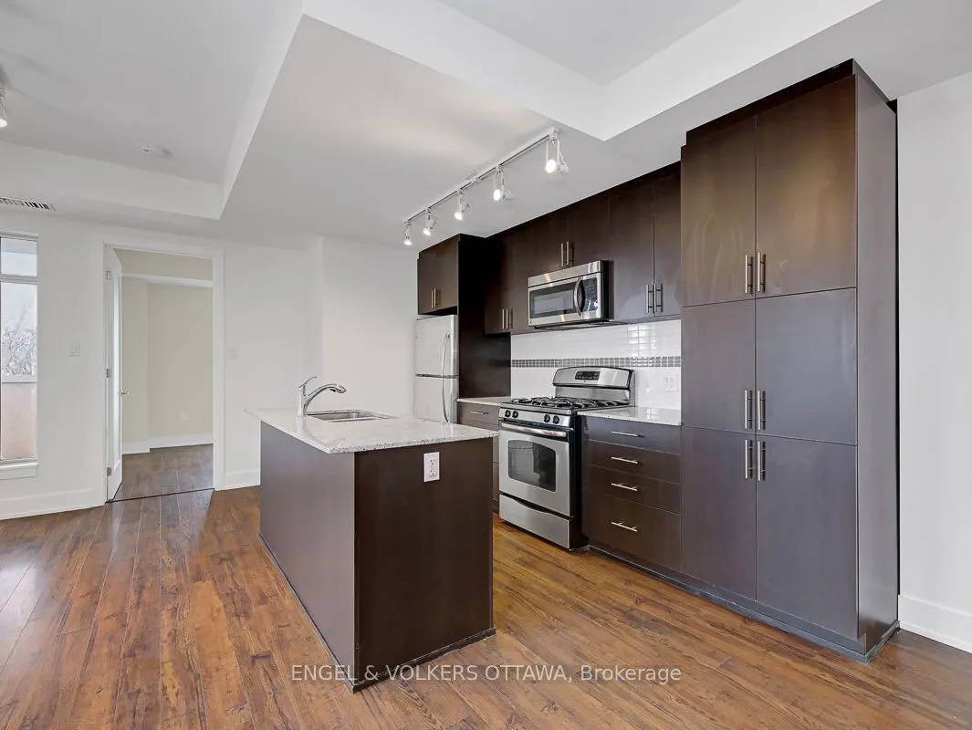 131 Holland Avenue, #404