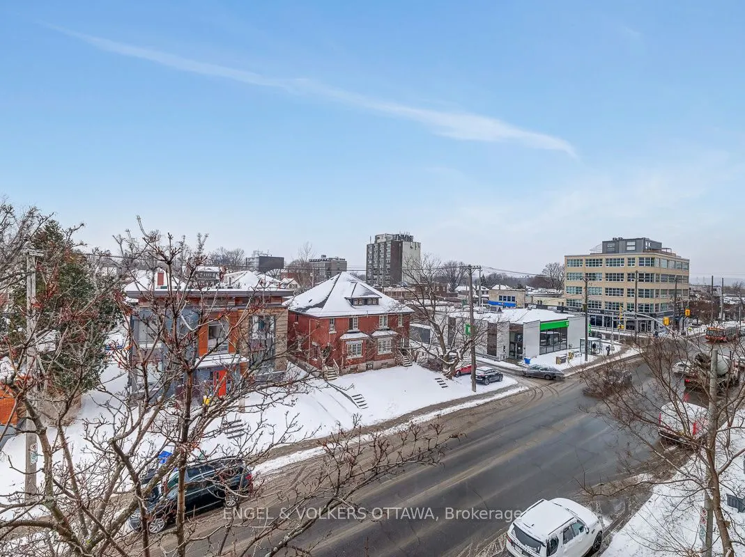 131 Holland Avenue, #404