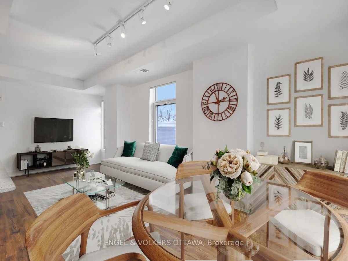 131 Holland Avenue, #404