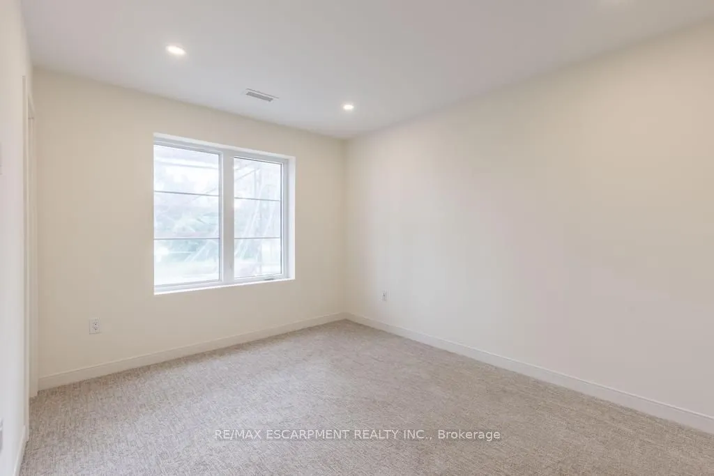 123 Lincoln Street, #209