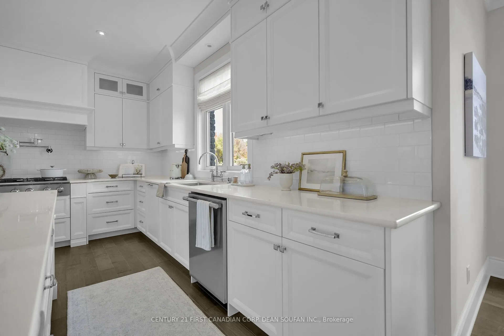 2186 RED THORNE Avenue