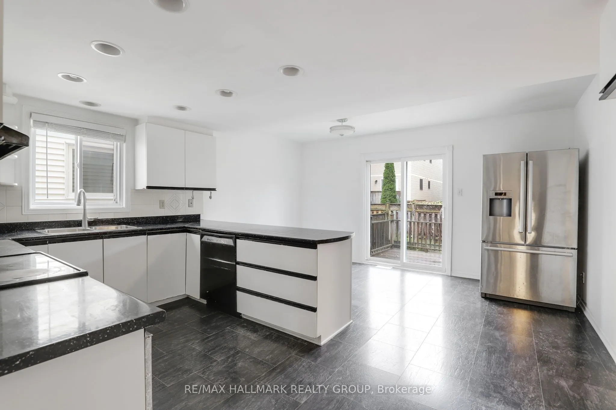 6 Robina Avenue