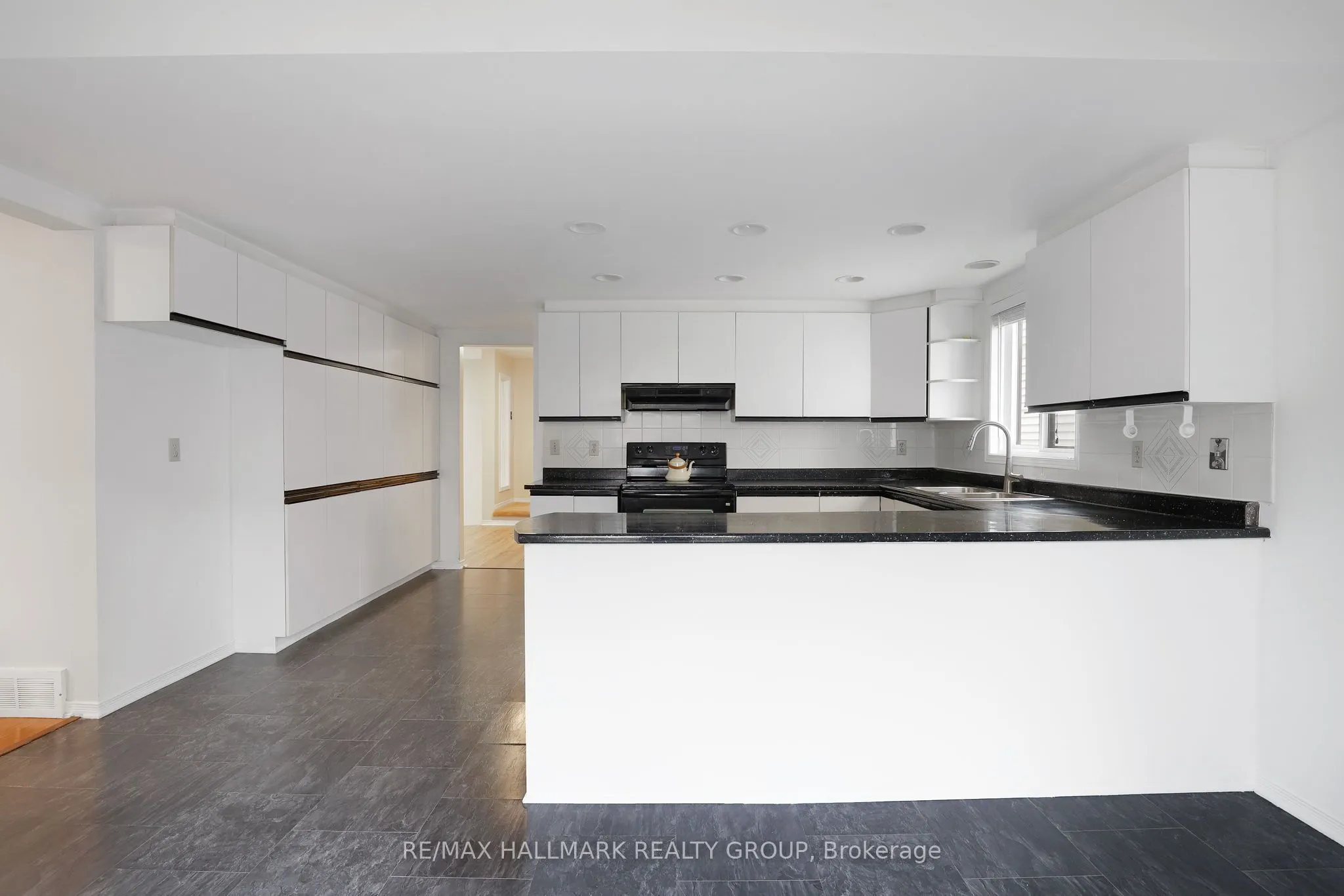 6 Robina Avenue