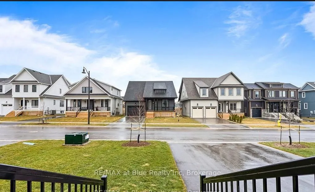 123 BLACK WILLOW Crescent