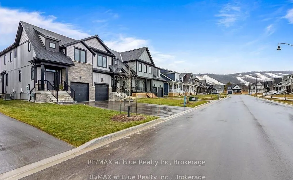 123 BLACK WILLOW Crescent