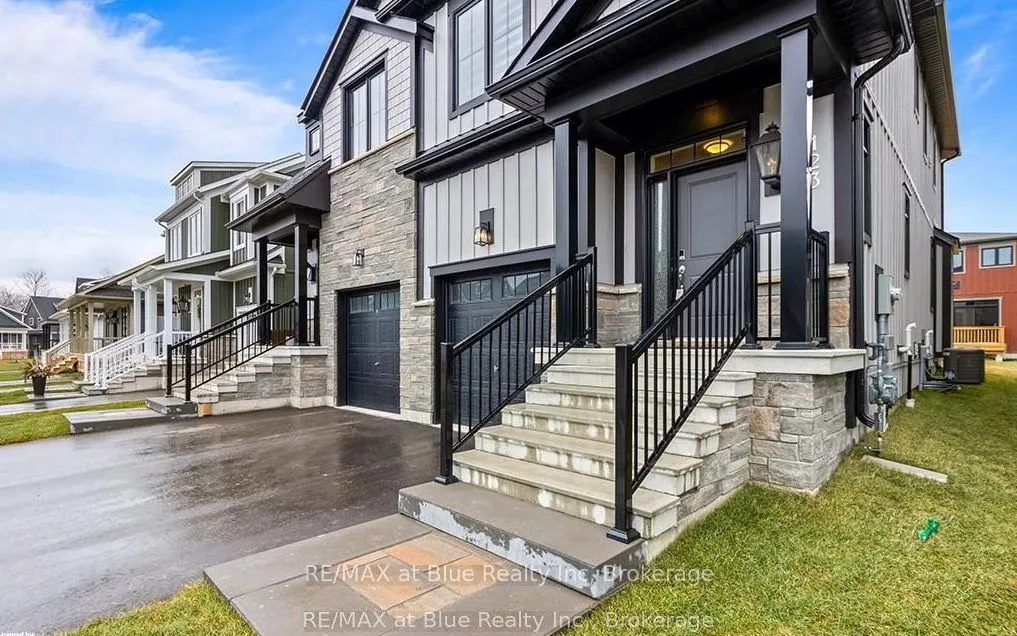 123 BLACK WILLOW Crescent