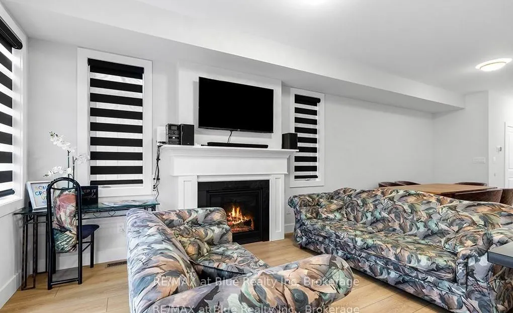 123 BLACK WILLOW Crescent