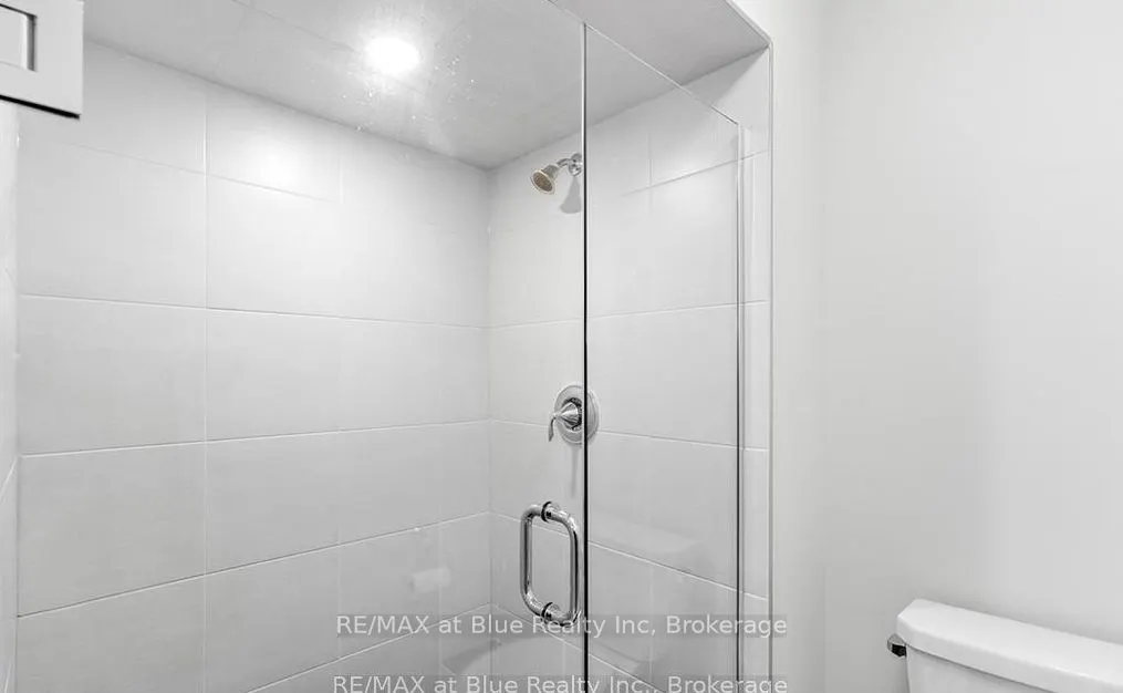 123 BLACK WILLOW Crescent