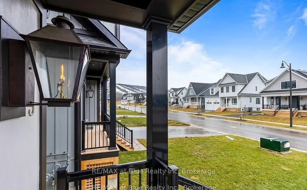123 BLACK WILLOW Crescent