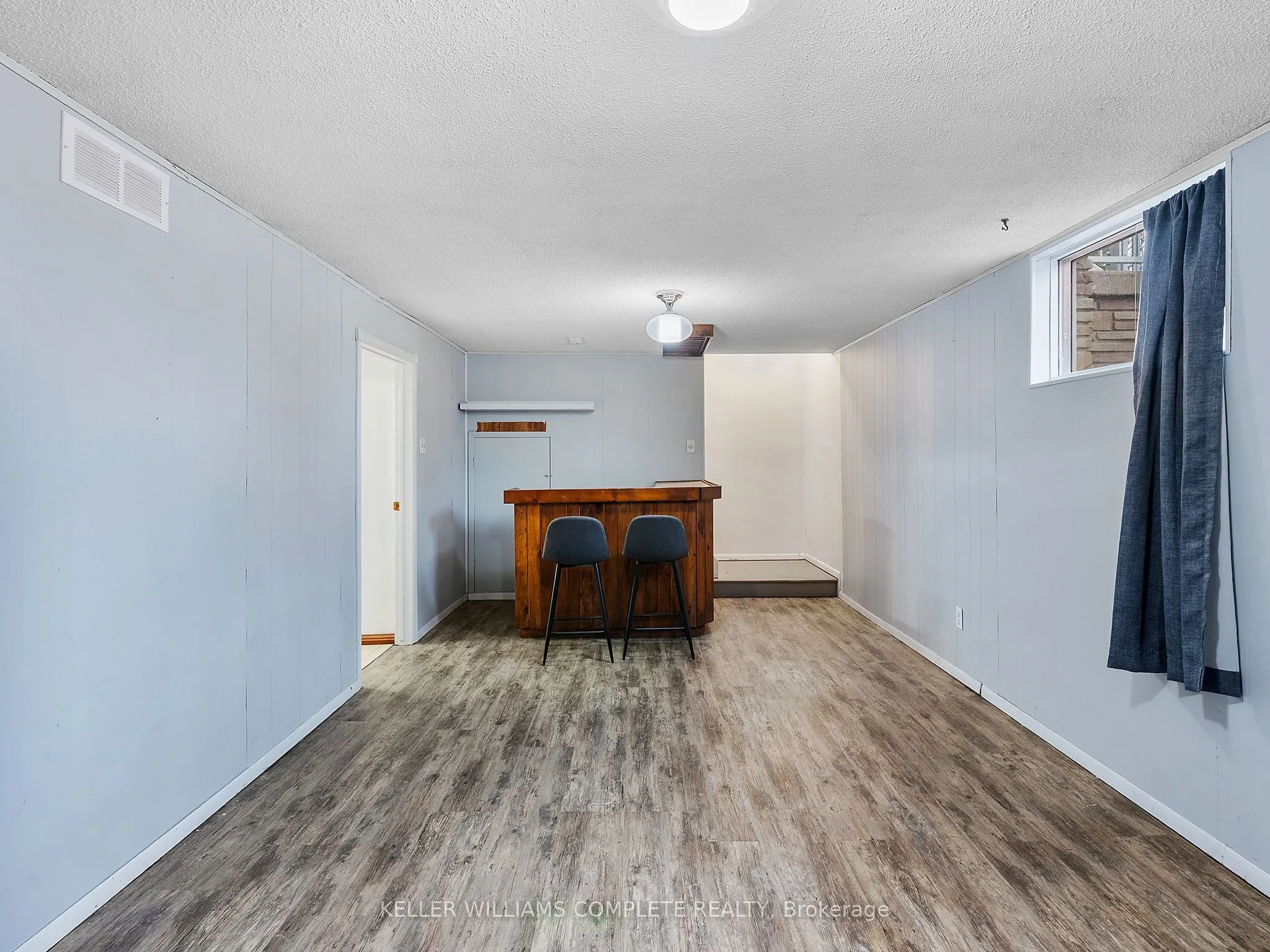 102 Dundee Drive