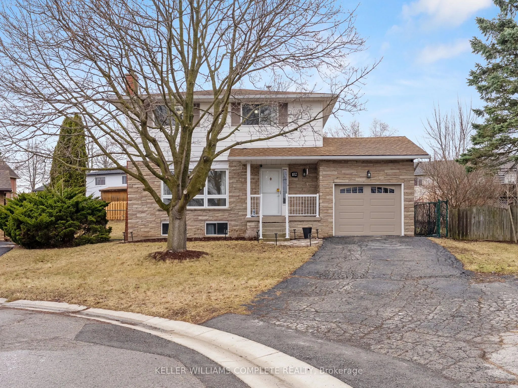 102 Dundee Drive
