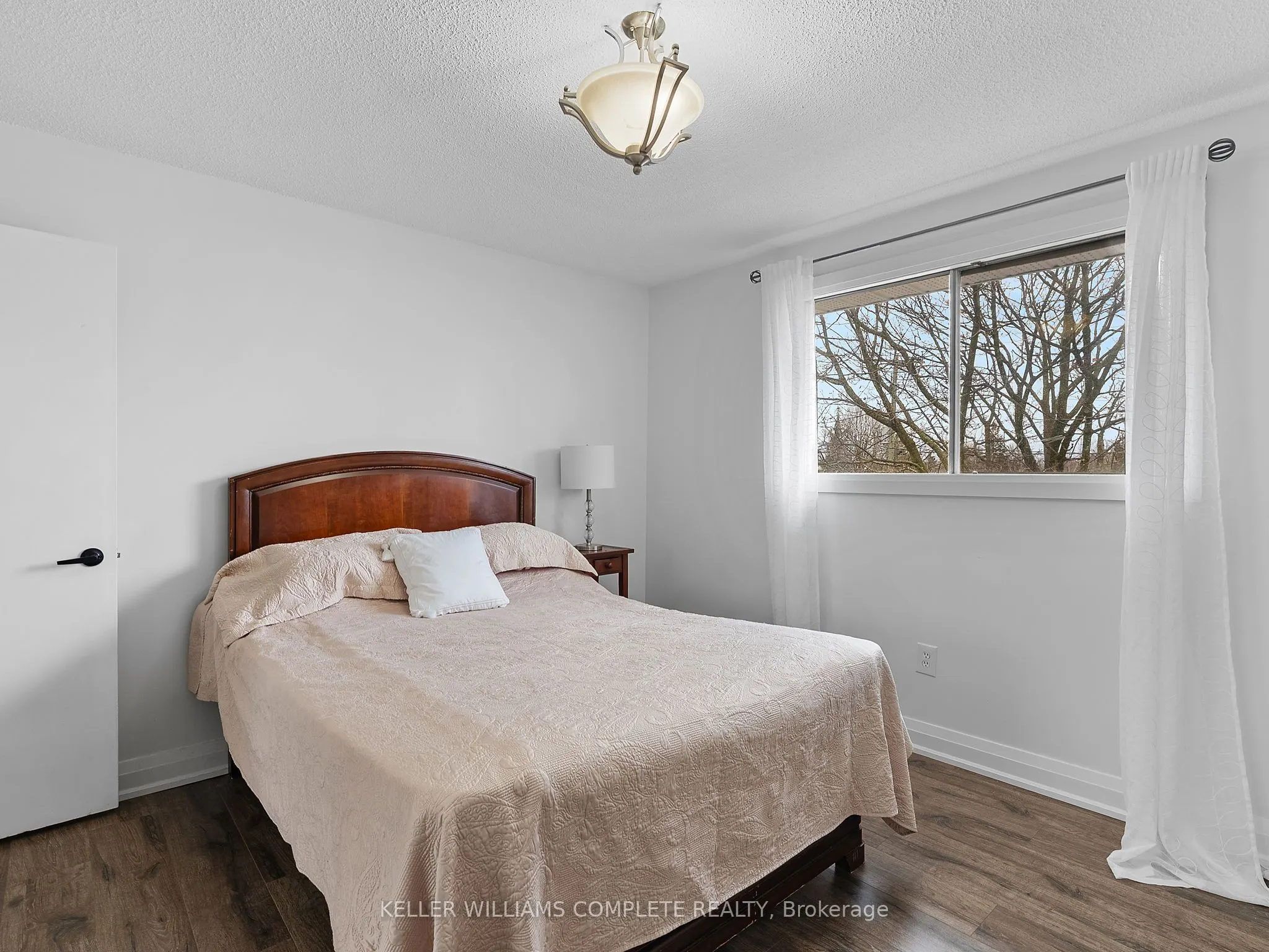 102 Dundee Drive