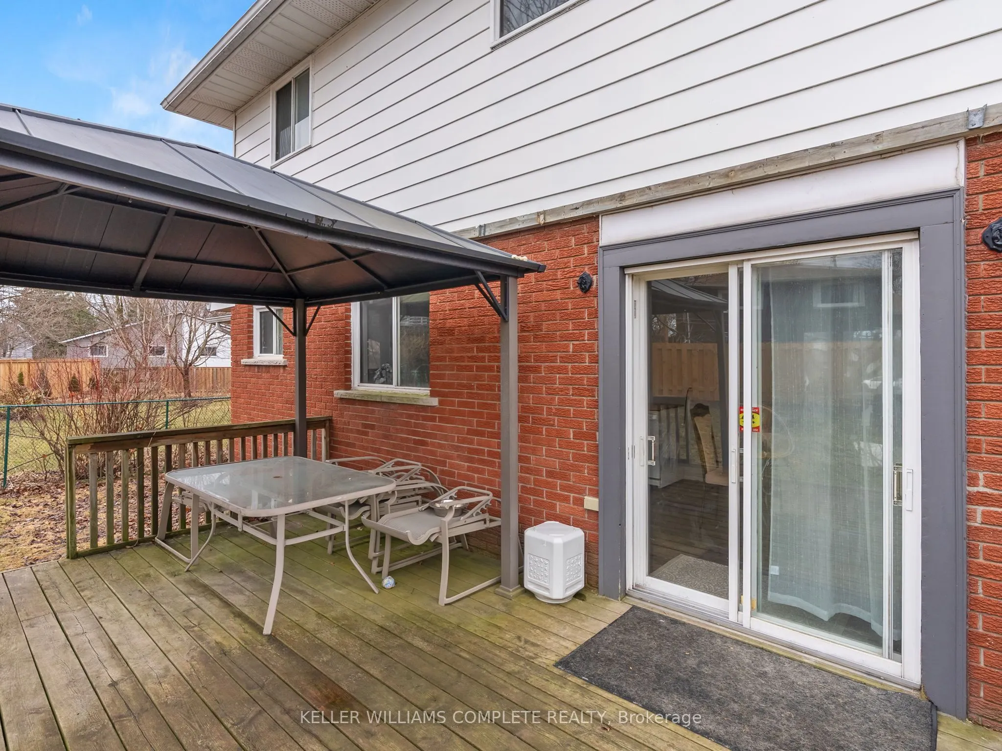 102 Dundee Drive