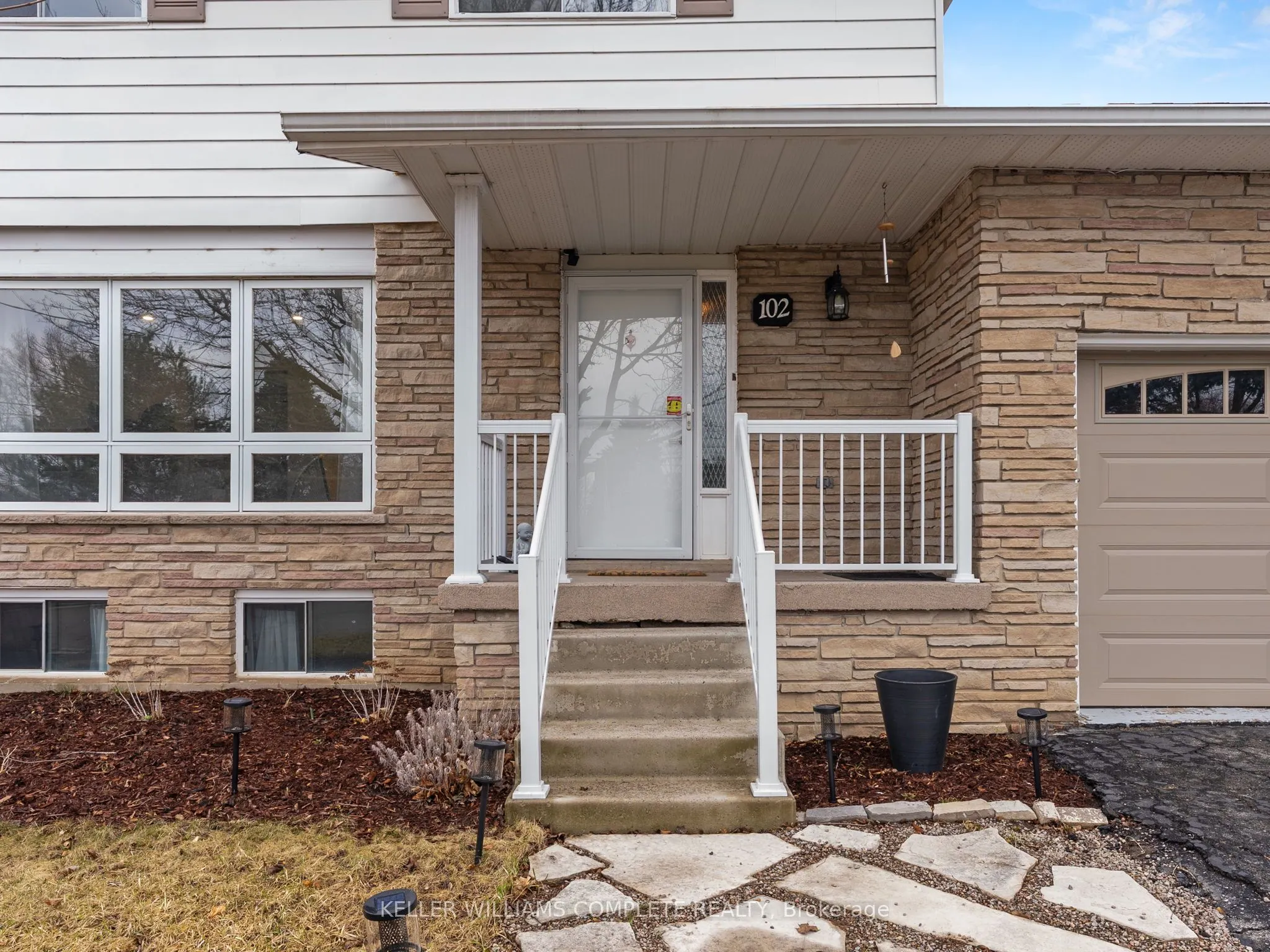 102 Dundee Drive