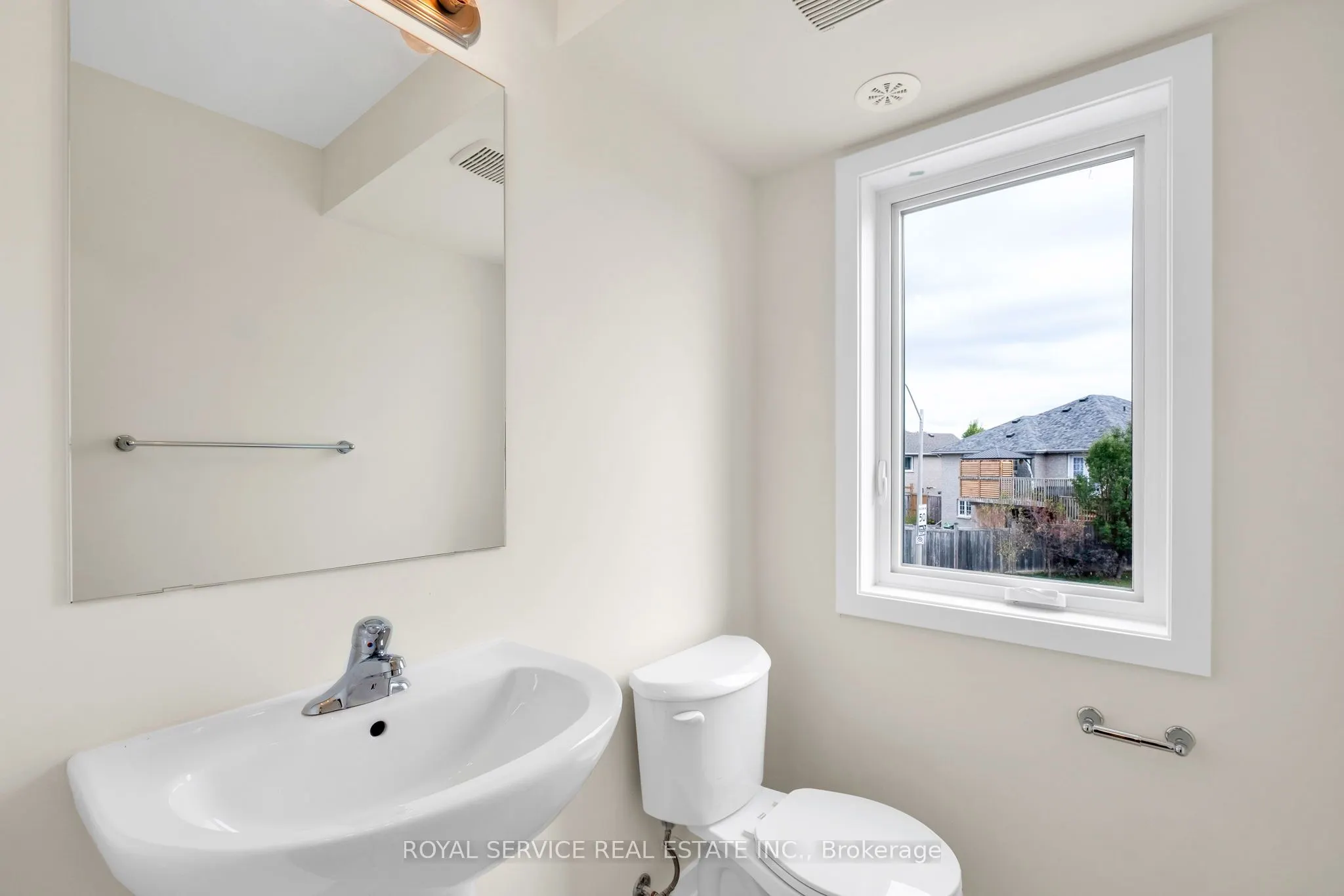 160 Densmore Road, #1704