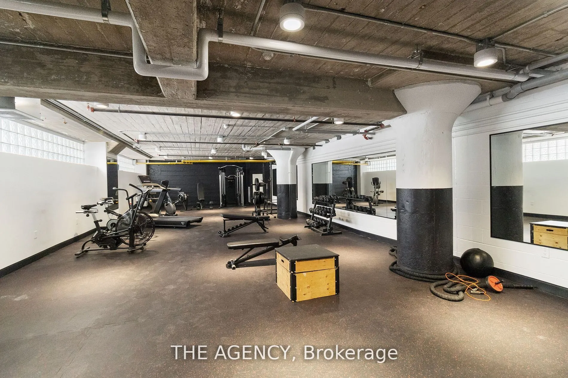 120 HURON Street, #221