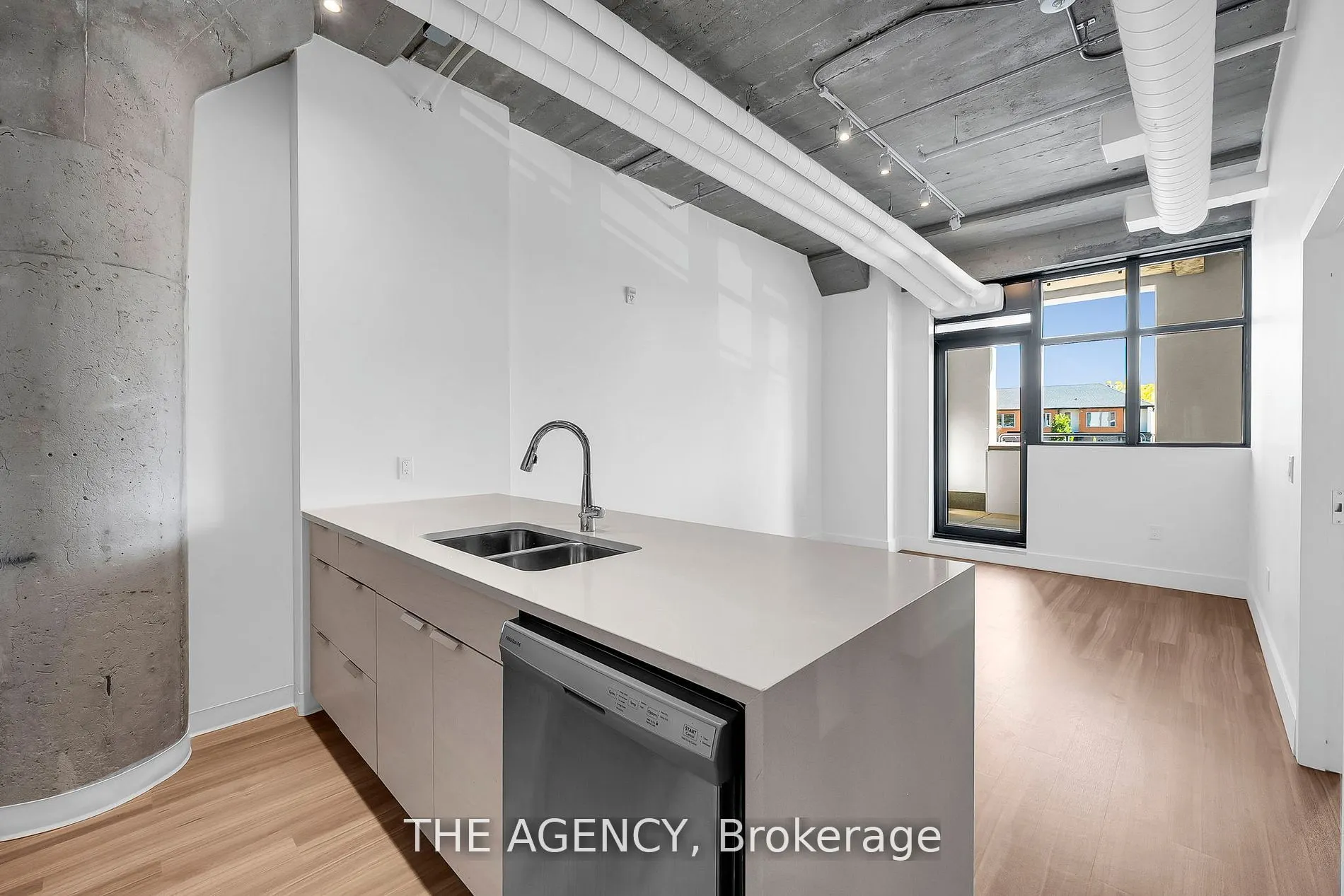 120 HURON Street, #221