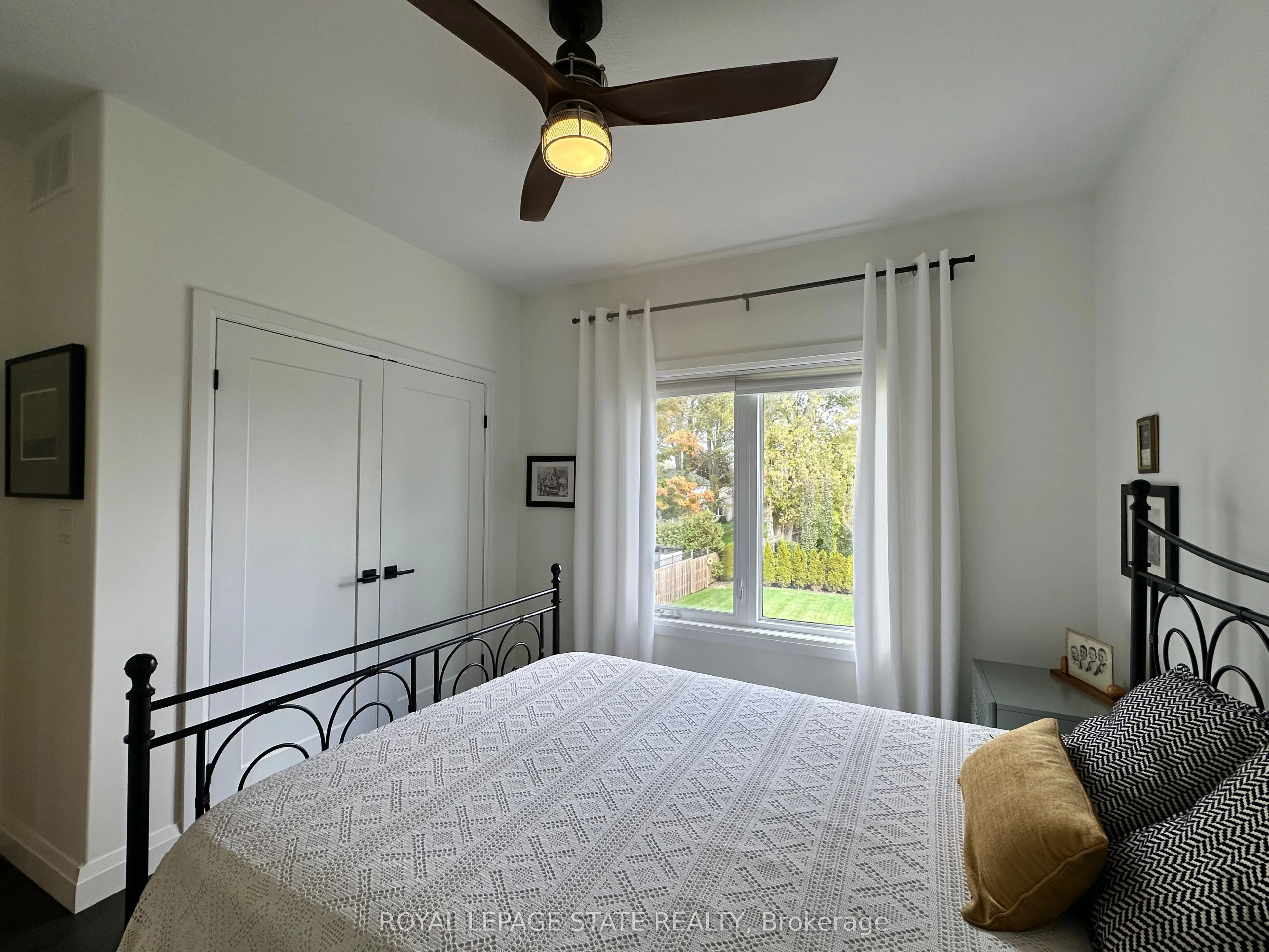 215 Main Street W
