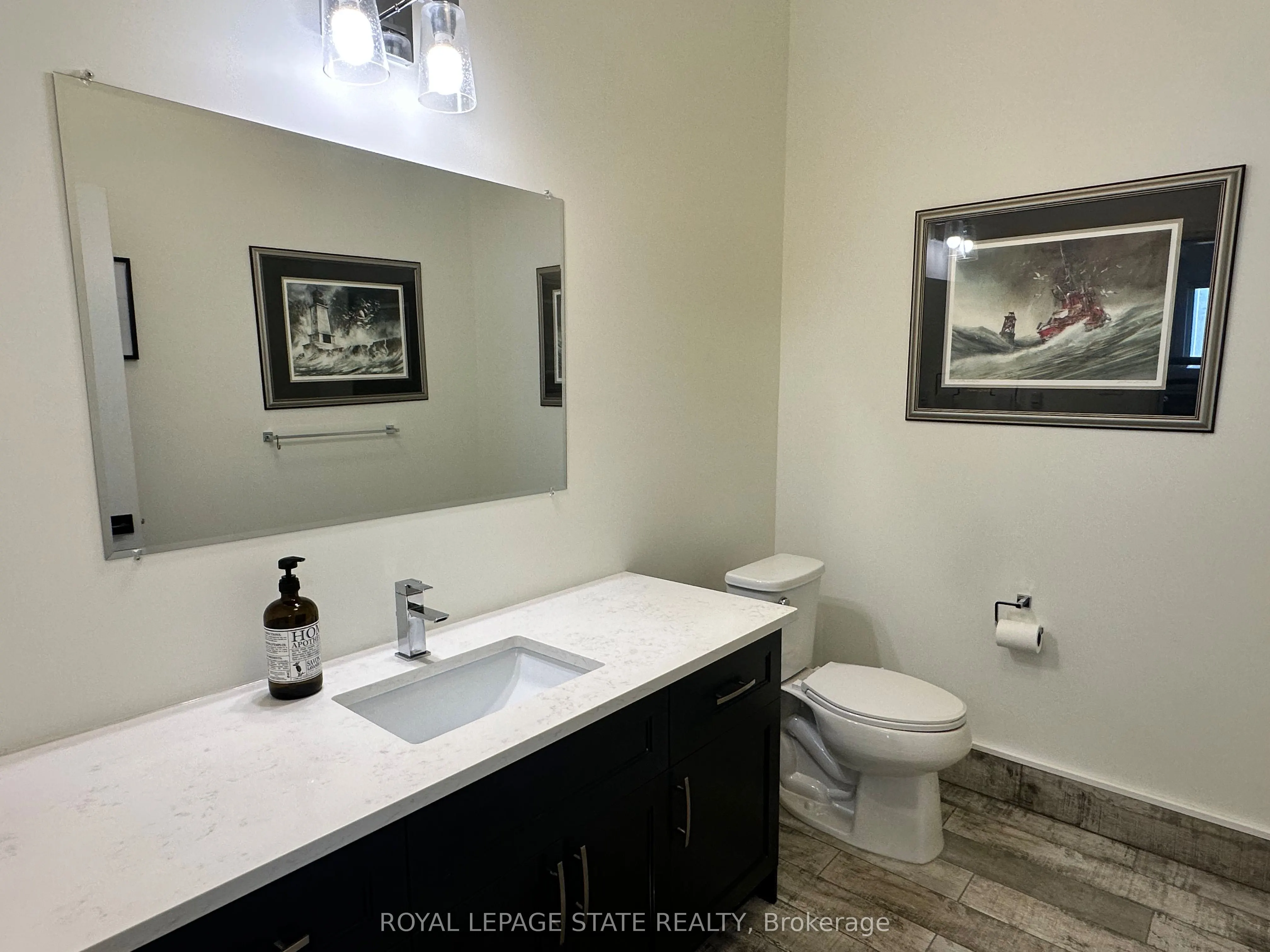 215 Main Street W