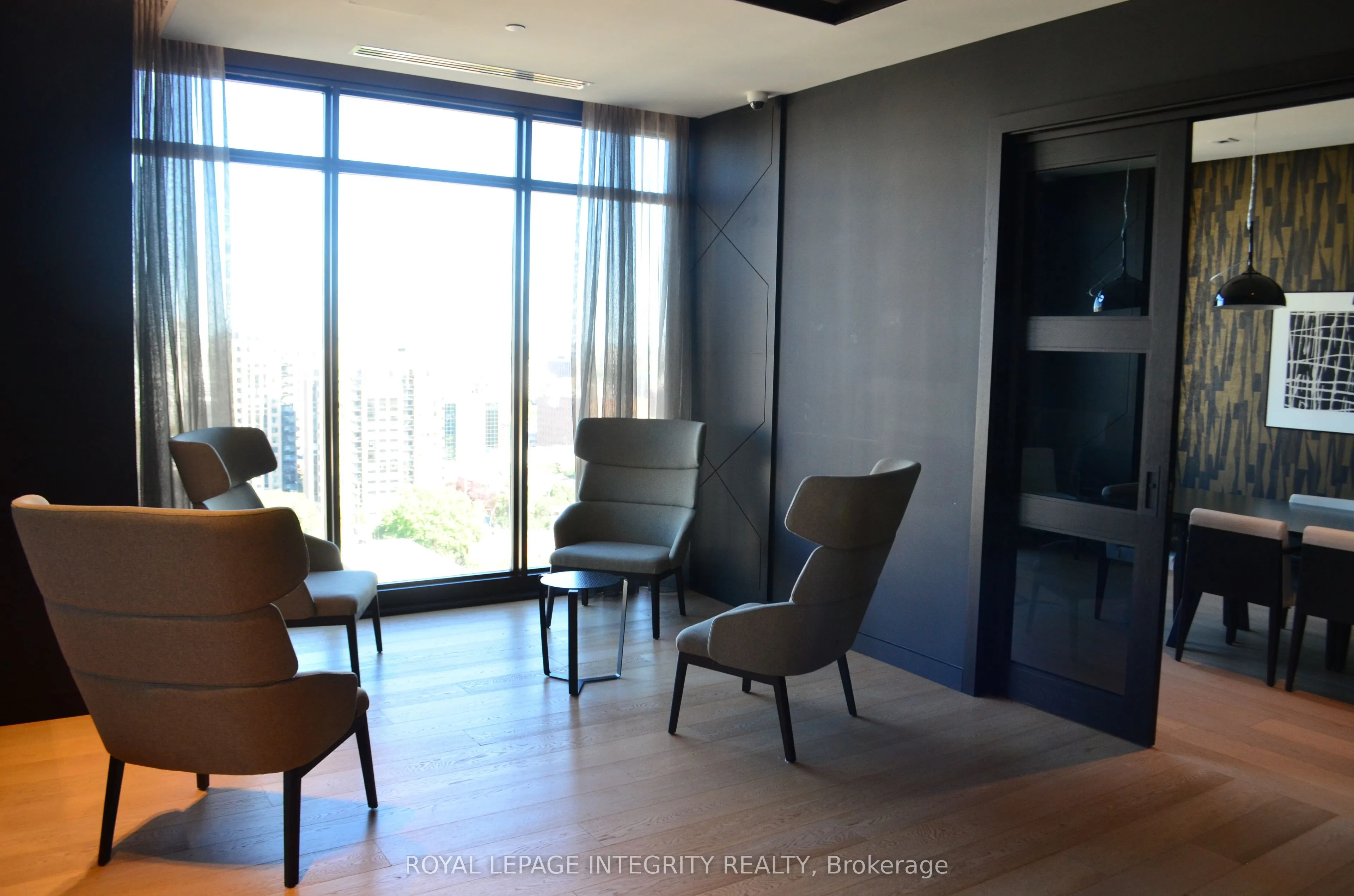 255 BAY Street, #808