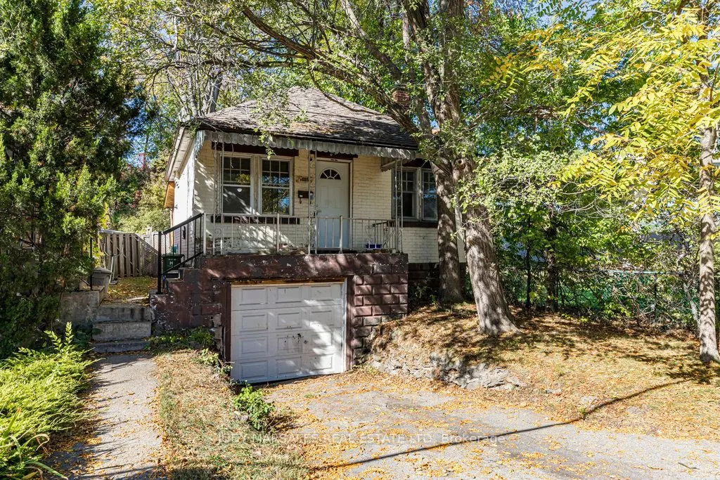 132 Tope Crescent